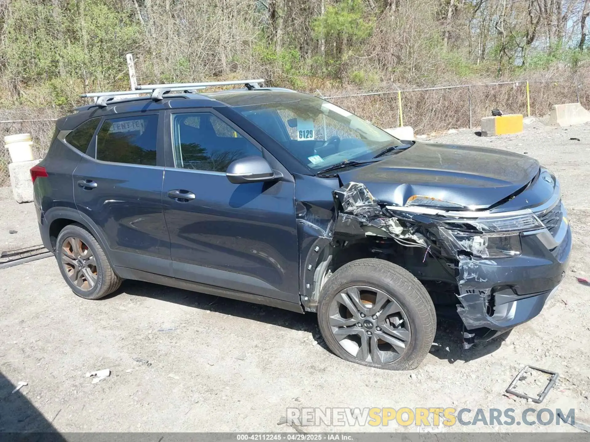 12 fotografías del automóvil dañado KNDEUCAA7M7170551 KIA SELTOS 2021