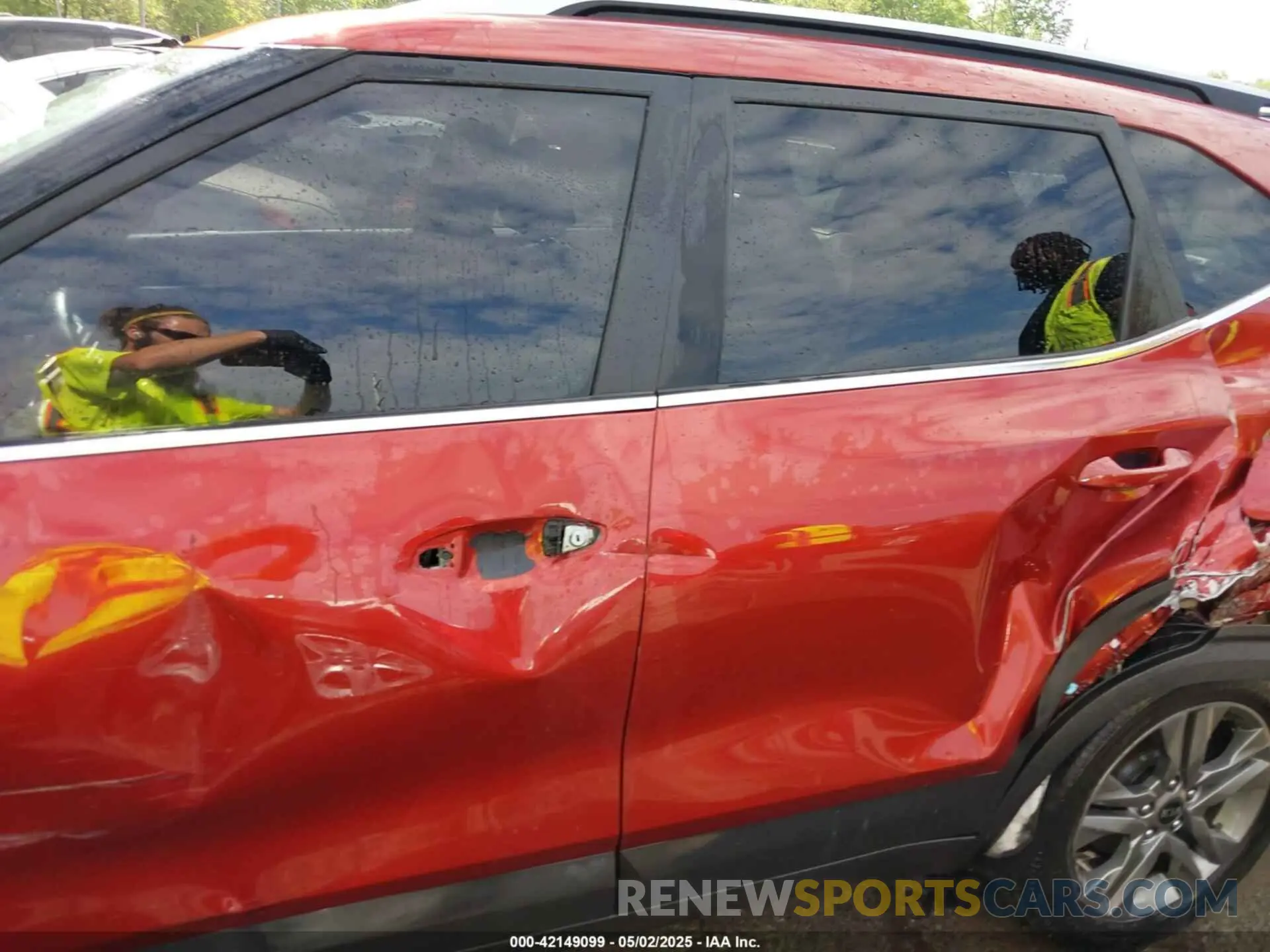 14 fotografías del automóvil dañado KNDEUCAA7M7205718 KIA SELTOS 2021