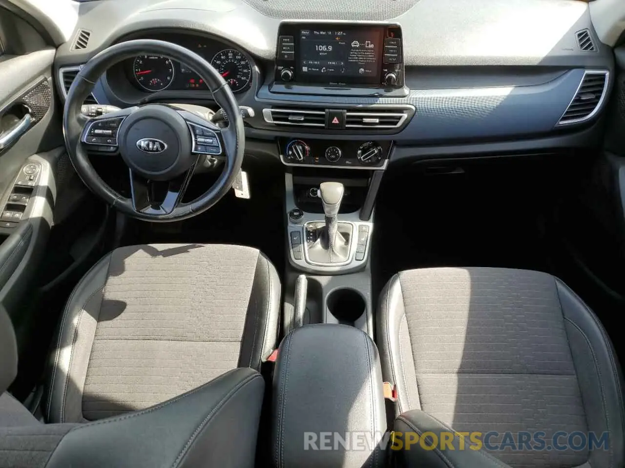 8 fotografías del automóvil dañado KNDEUCAA8M7101609 KIA SELTOS 2021