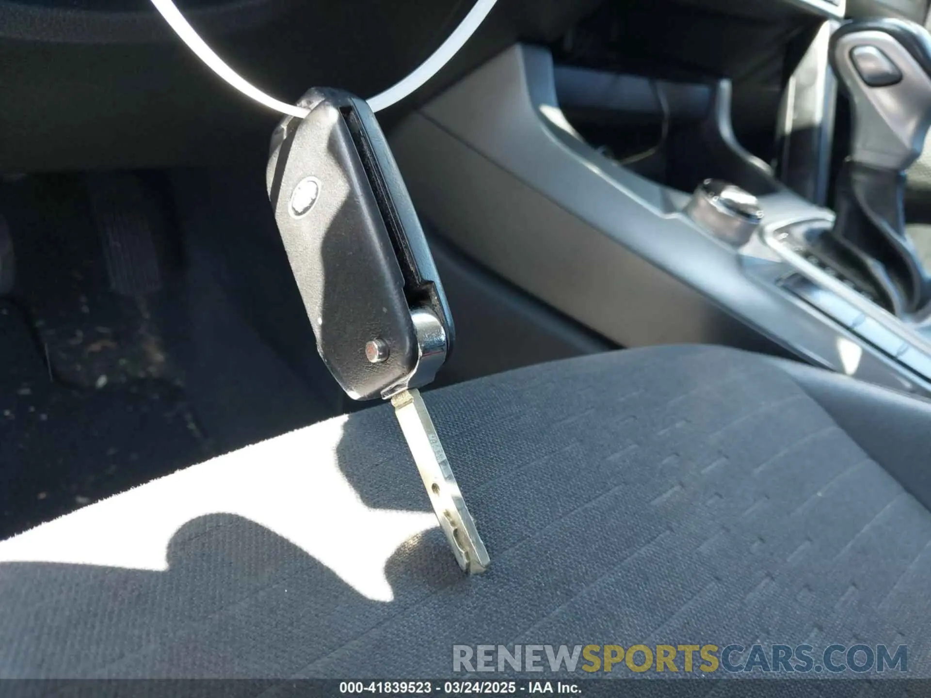 11 fotografías del automóvil dañado KNDEUCAA8M7173412 KIA SELTOS 2021