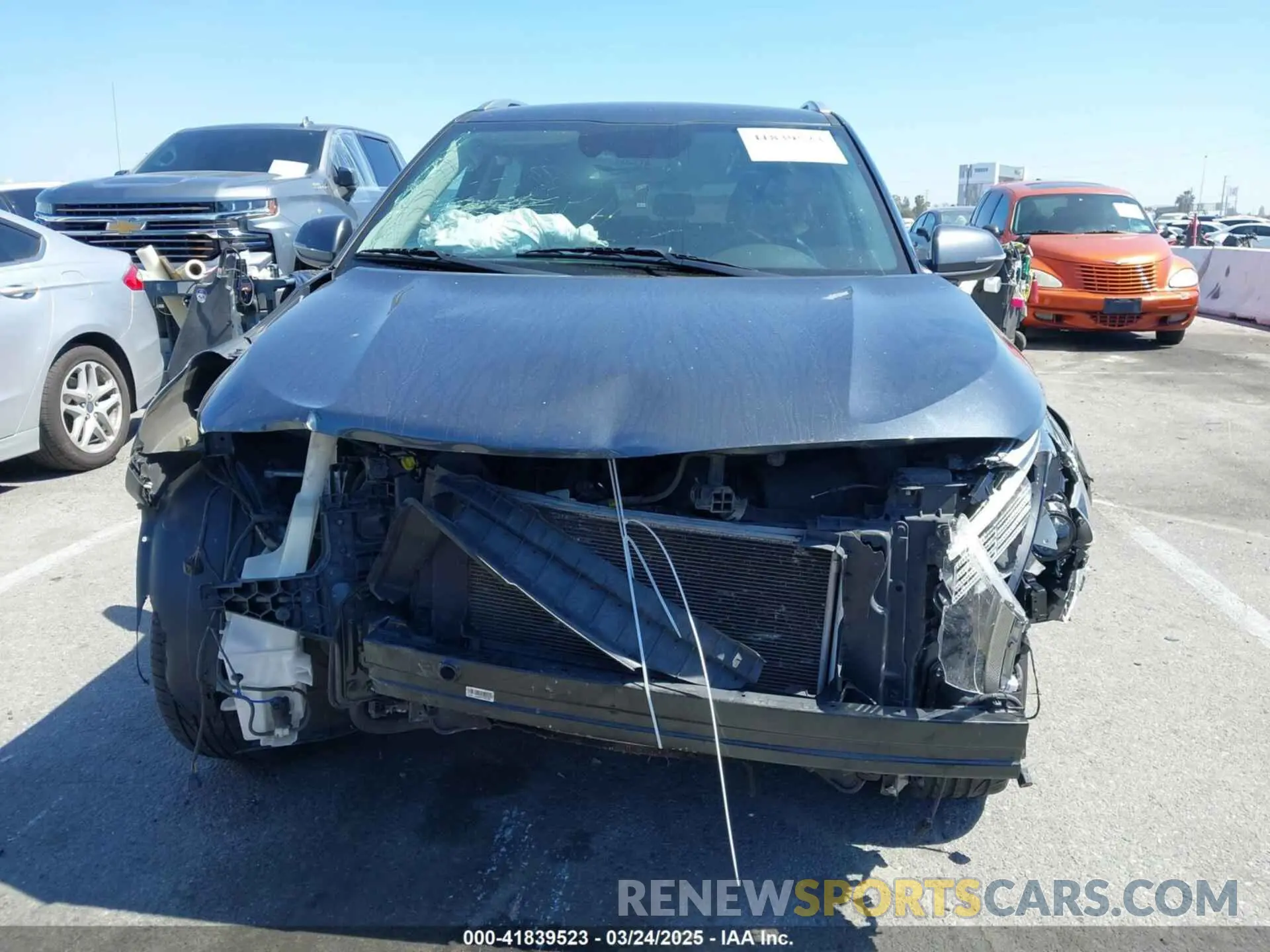12 fotografías del automóvil dañado KNDEUCAA8M7173412 KIA SELTOS 2021
