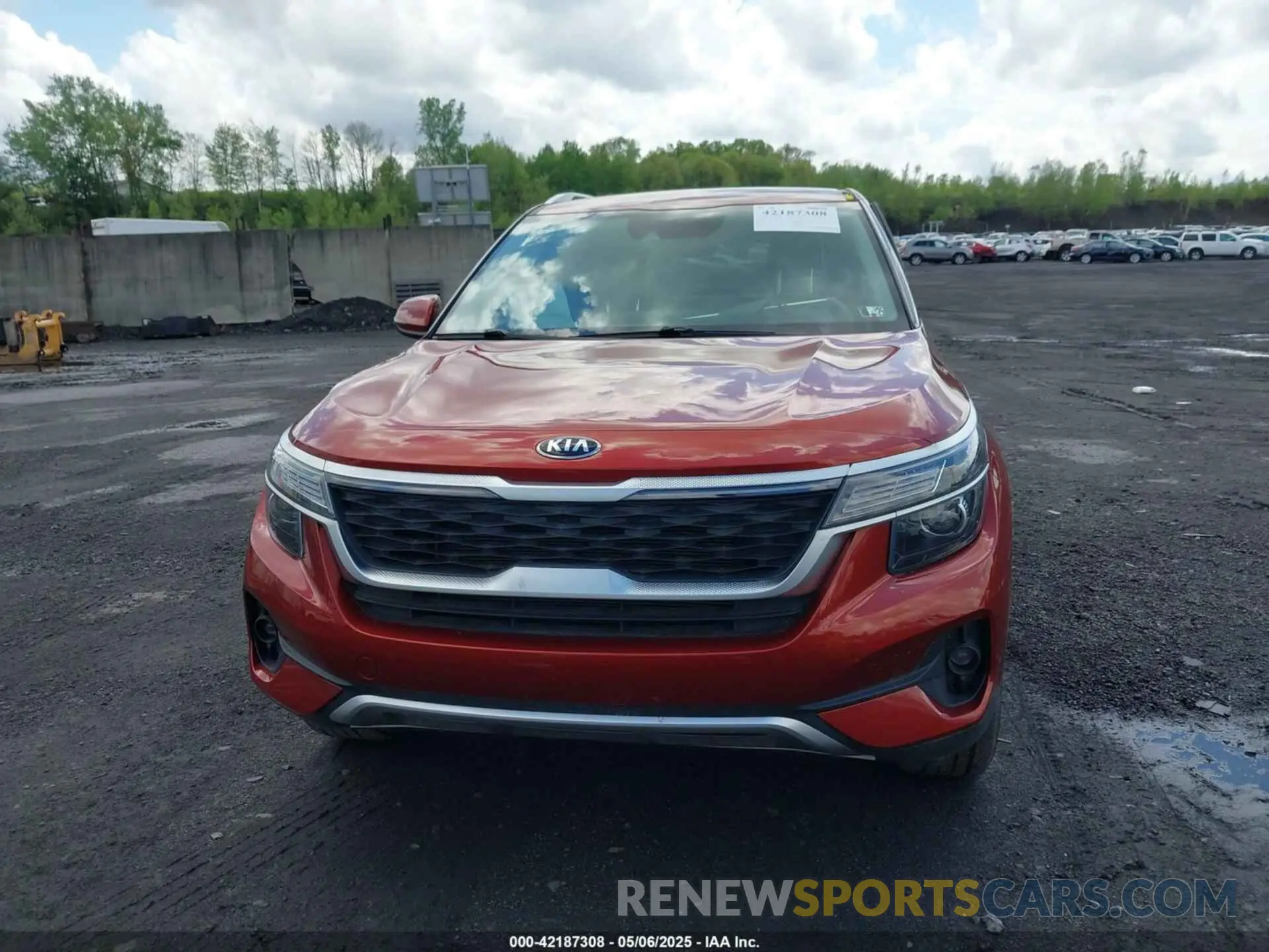 12 fotografías del automóvil dañado KNDEUCAA9M7074842 KIA SELTOS 2021