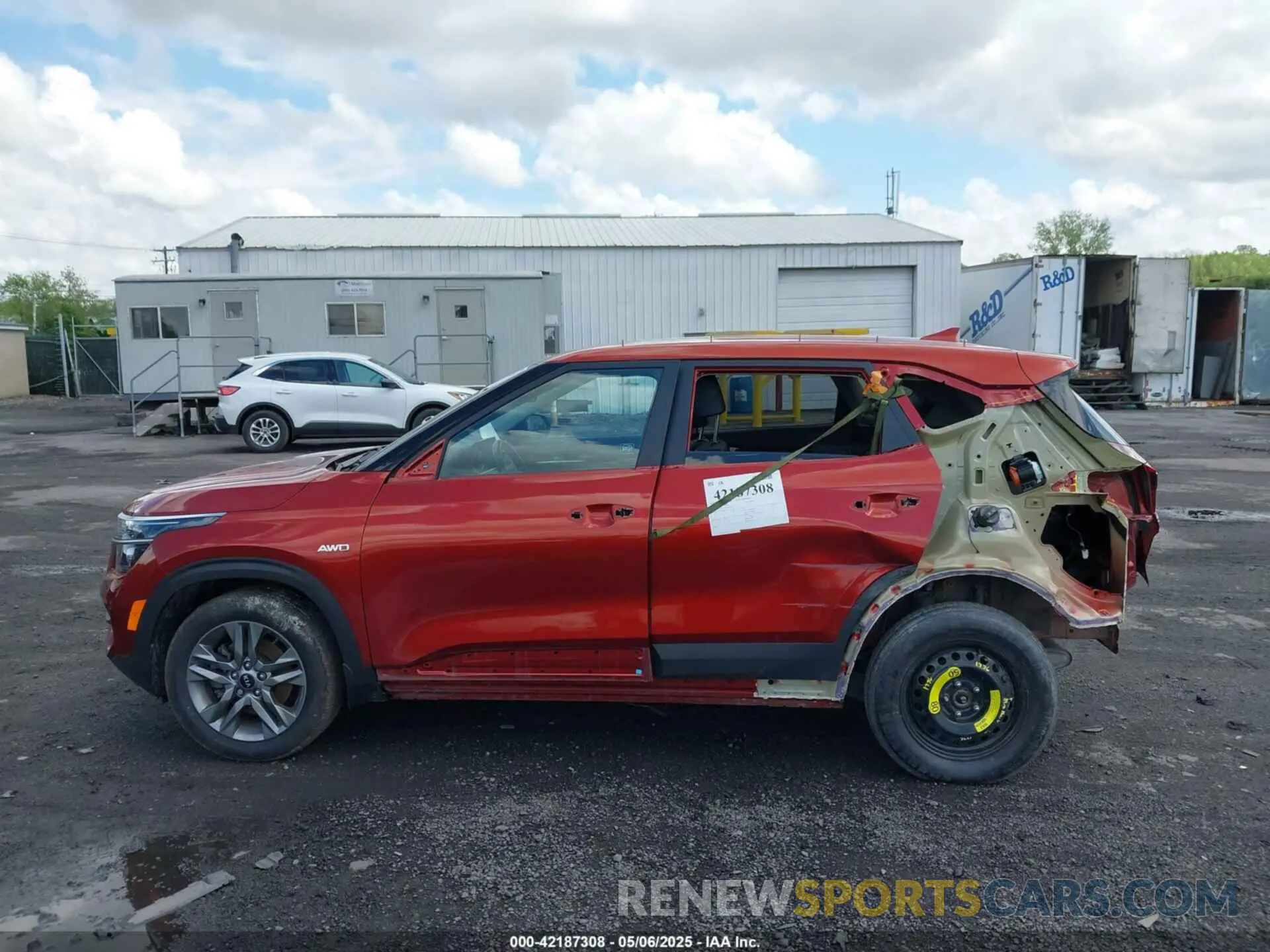 14 fotografías del automóvil dañado KNDEUCAA9M7074842 KIA SELTOS 2021