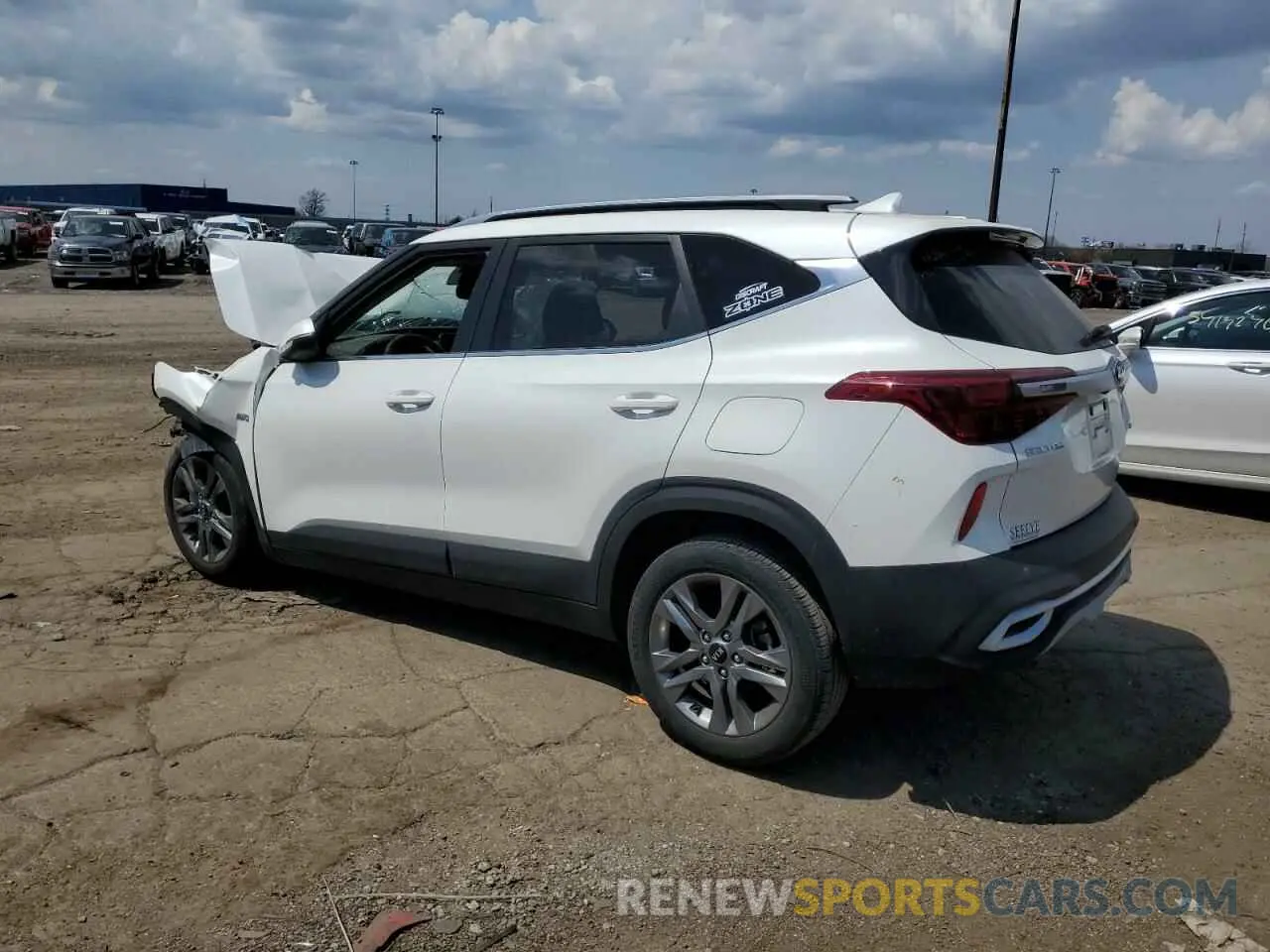 2 fotografías del automóvil dañado KNDEUCAA9M7149295 KIA SELTOS 2021