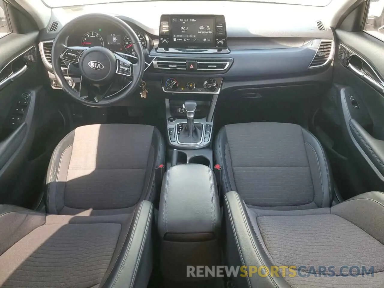 8 fotografías del automóvil dañado KNDEUCAA9M7209110 KIA SELTOS 2021