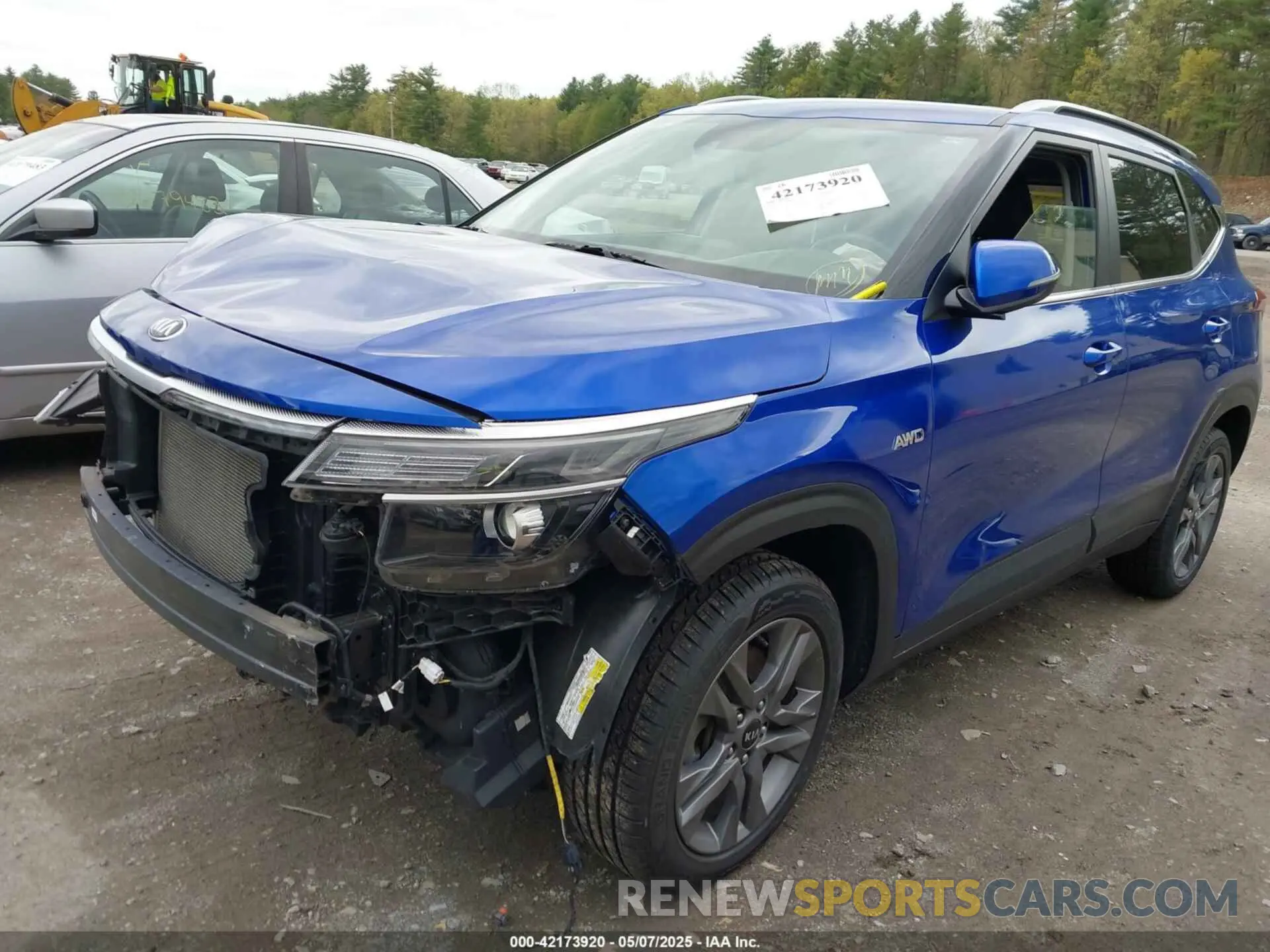 2 fotografías del automóvil dañado KNDEUCAAXM7121179 KIA SELTOS 2021