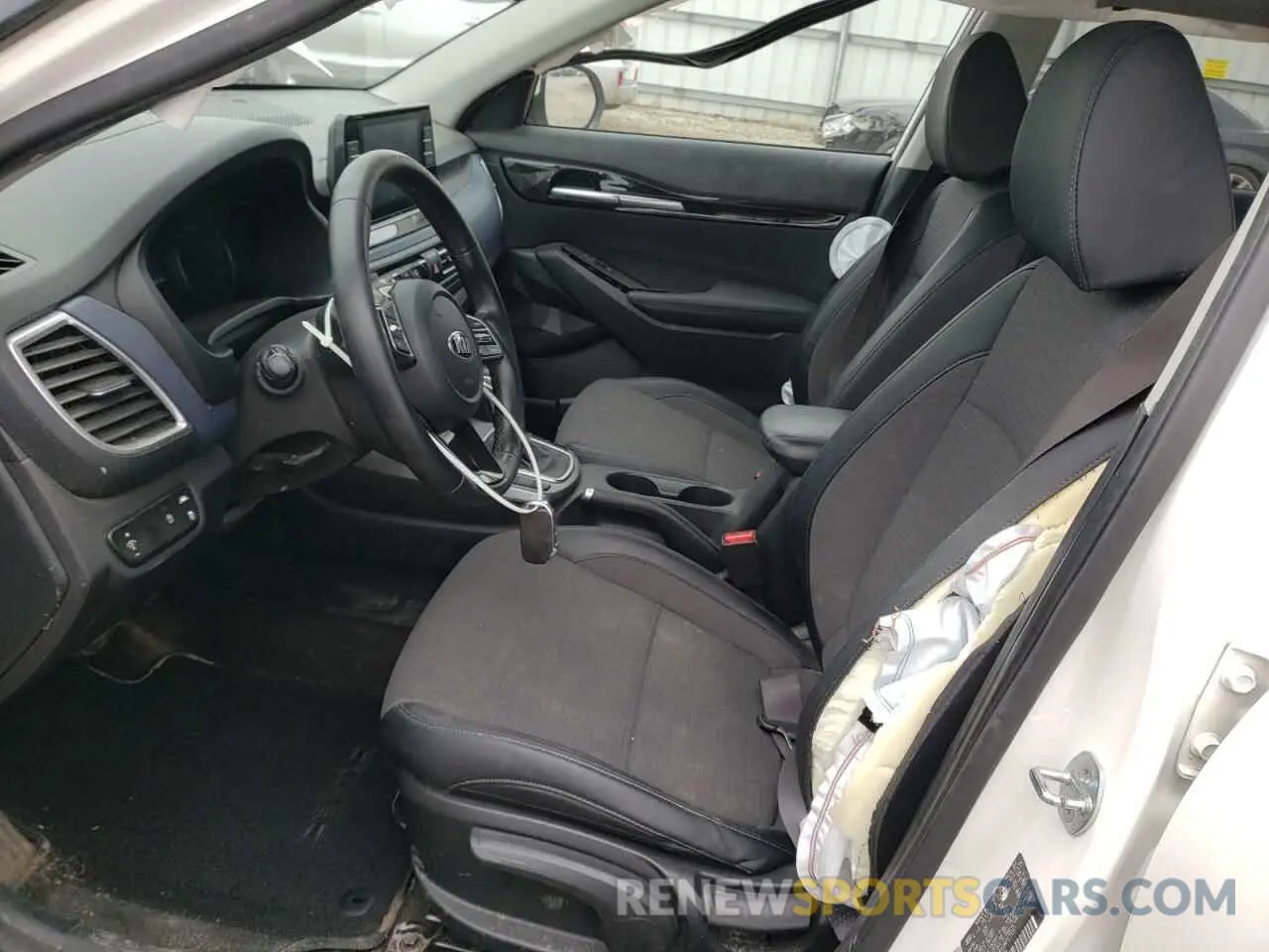 7 fotografías del automóvil dañado KNDEUCAAXM7170110 KIA SELTOS 2021
