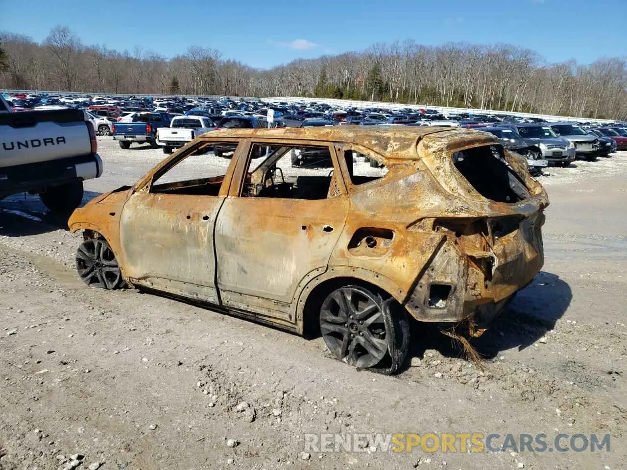 2 fotografías del automóvil dañado LNDEPCAA5M7045507 KIA SELTOS 2021