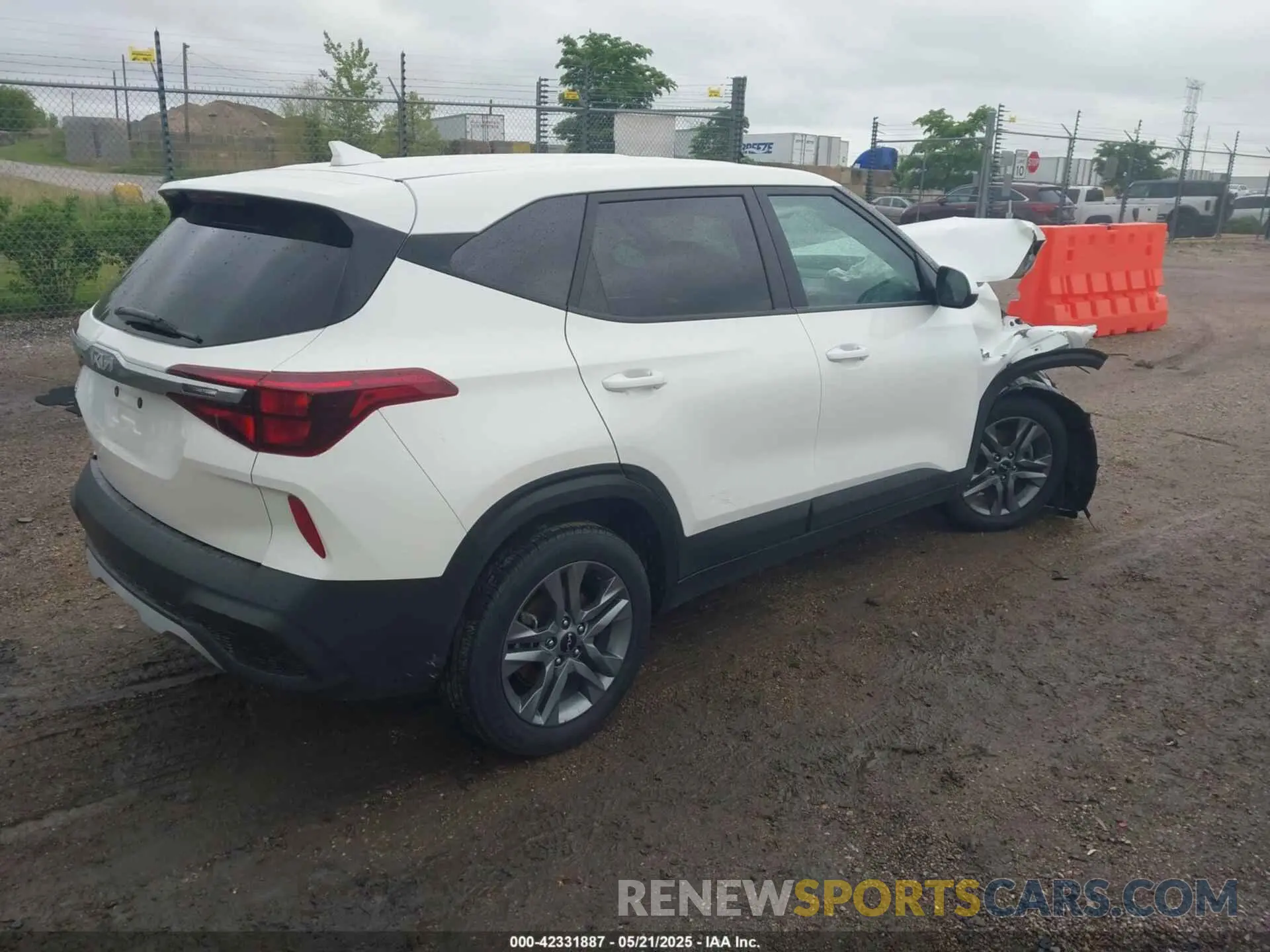 4 fotografías del automóvil dañado KNDEPCAA8N7288438 KIA SELTOS 2022