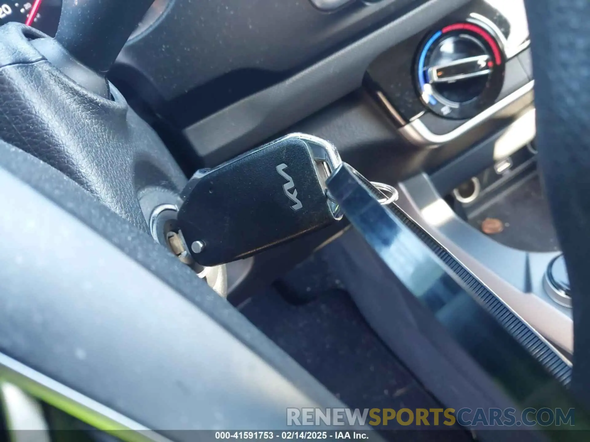 11 fotografías del automóvil dañado KNDEPCAA8N7316478 KIA SELTOS 2022