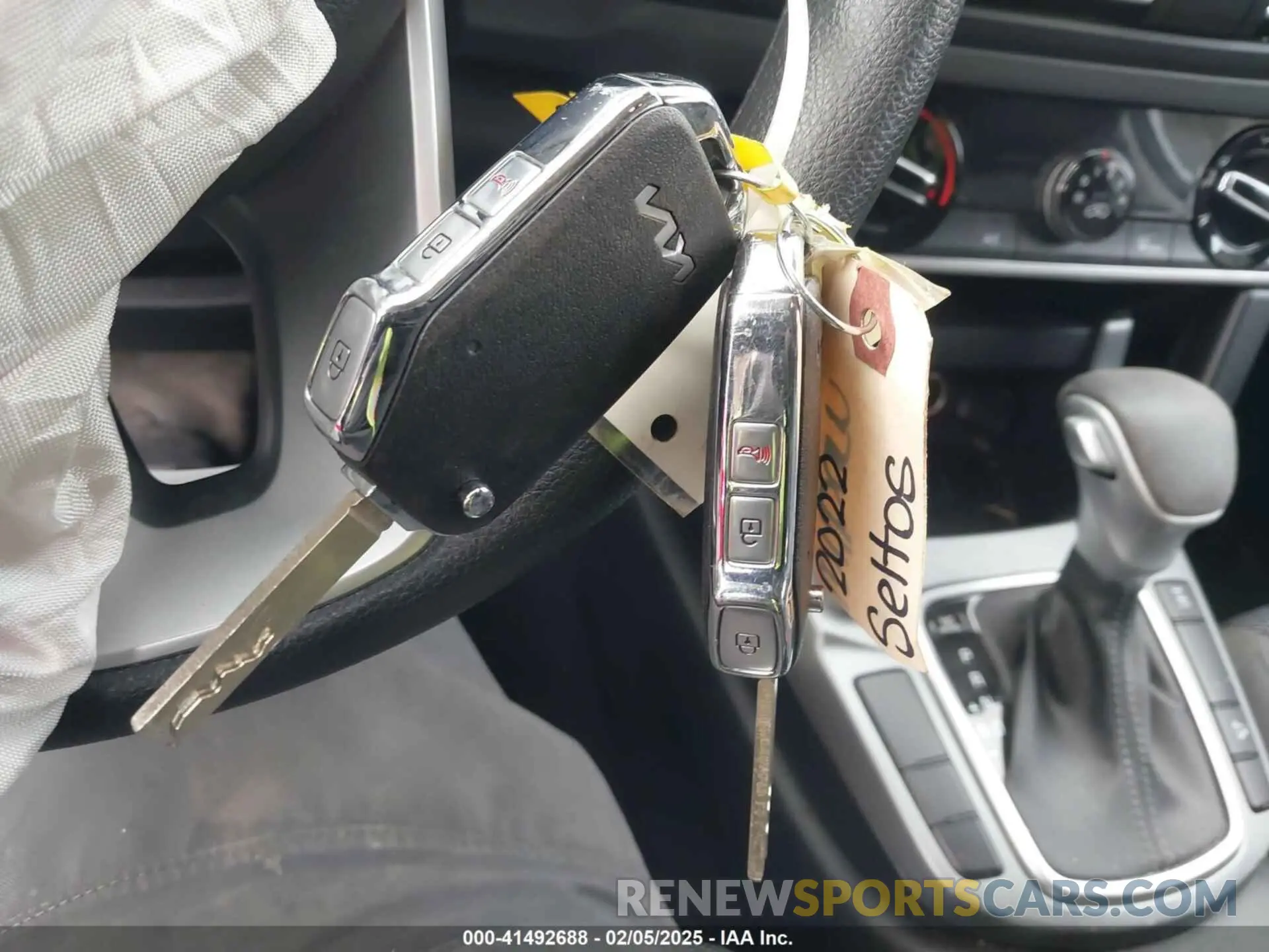 11 fotografías del automóvil dañado KNDEPCAA8N7322197 KIA SELTOS 2022