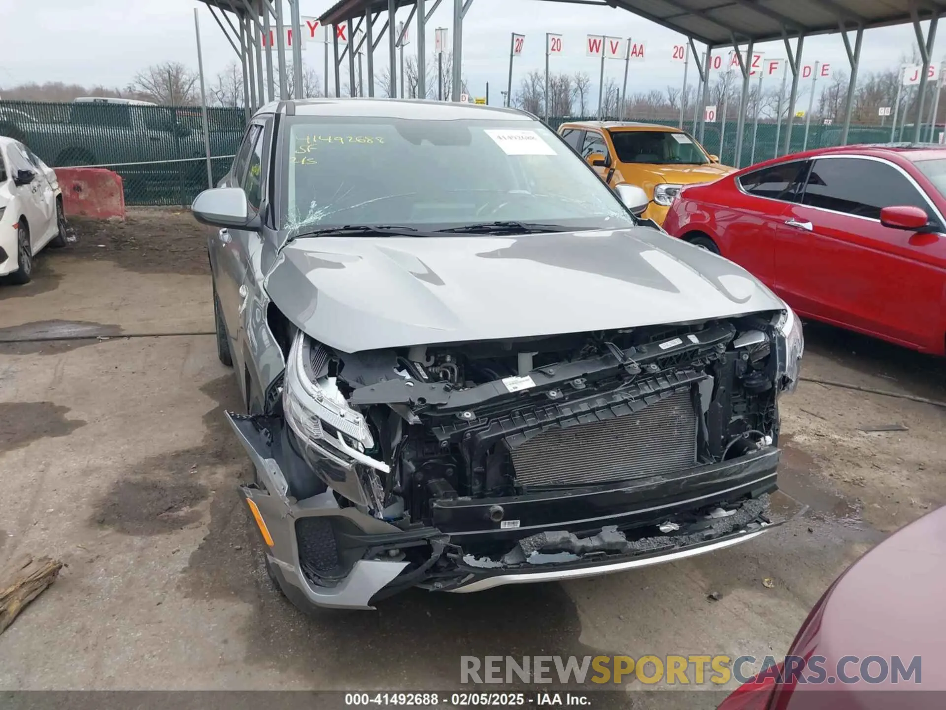 13 fotografías del automóvil dañado KNDEPCAA8N7322197 KIA SELTOS 2022