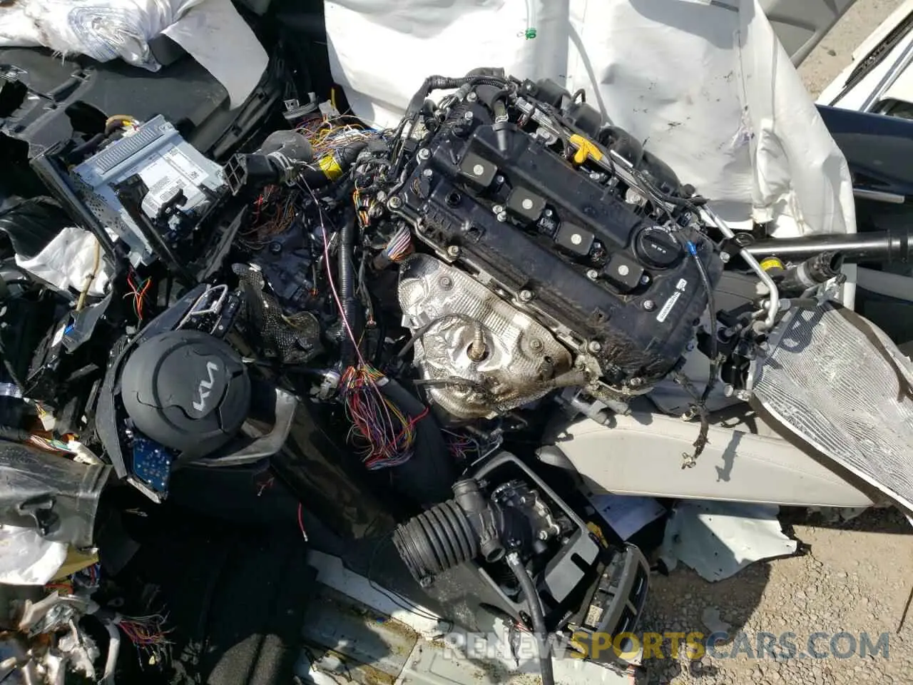 12 fotografías del automóvil dañado KNDERCAA0N7313584 KIA SELTOS 2022