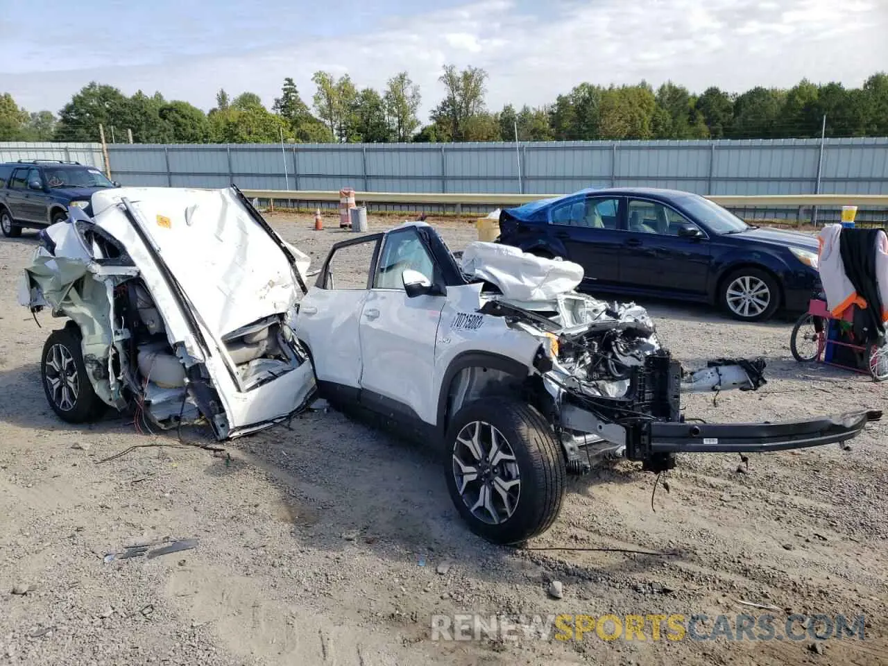 4 fotografías del automóvil dañado KNDERCAA0N7313584 KIA SELTOS 2022