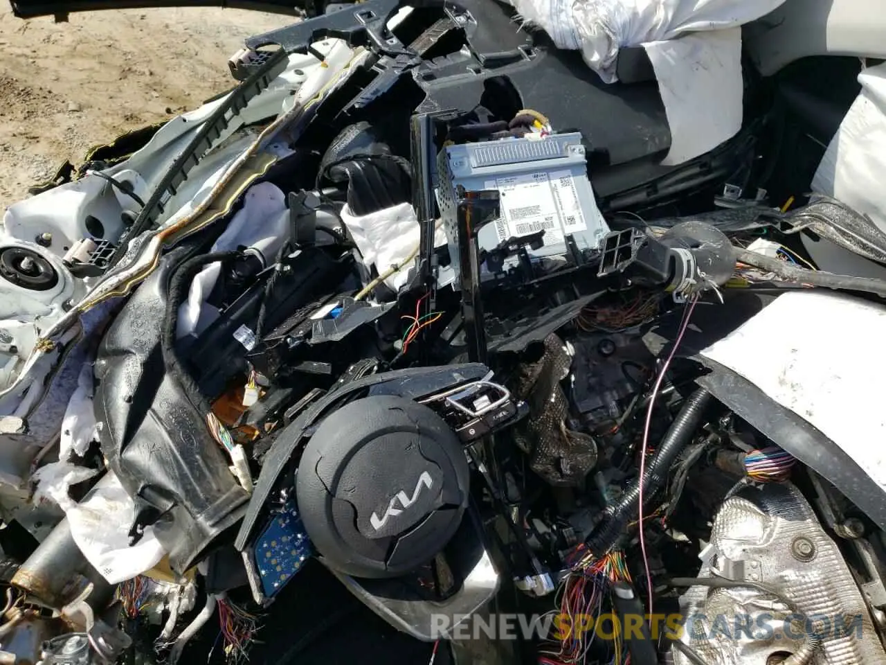 9 fotografías del automóvil dañado KNDERCAA0N7313584 KIA SELTOS 2022