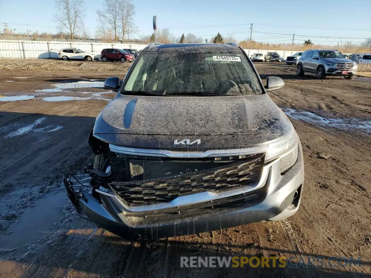 5 fotografías del automóvil dañado KNDERCAA2N7236653 KIA SELTOS 2022