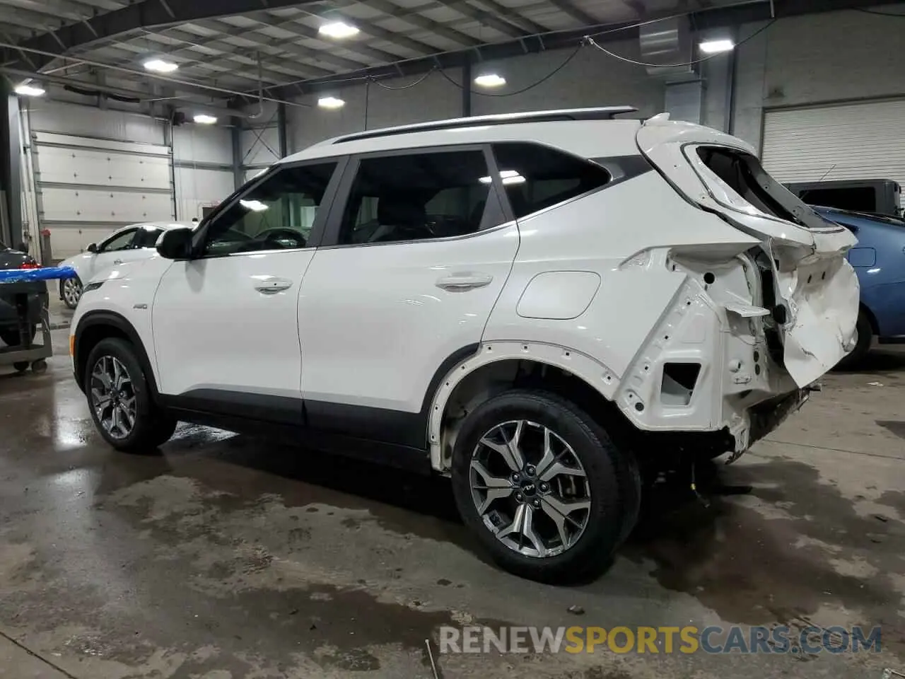 2 fotografías del automóvil dañado KNDERCAA2N7276621 KIA SELTOS 2022