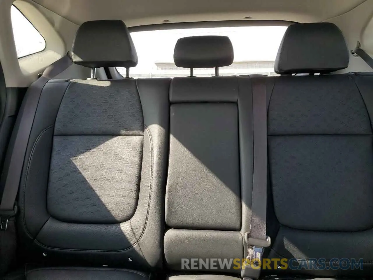 10 fotografías del automóvil dañado KNDERCAA2N7276666 KIA SELTOS 2022