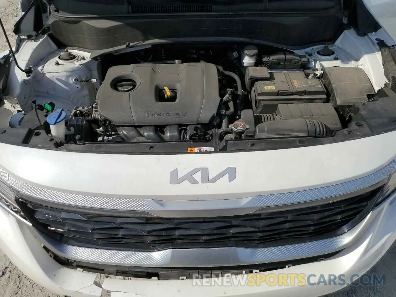 12 fotografías del automóvil dañado KNDERCAA2N7276666 KIA SELTOS 2022