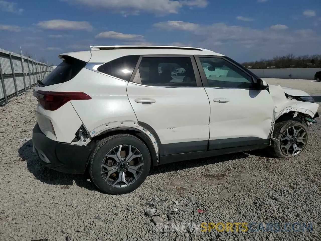 3 fotografías del automóvil dañado KNDERCAA2N7276666 KIA SELTOS 2022