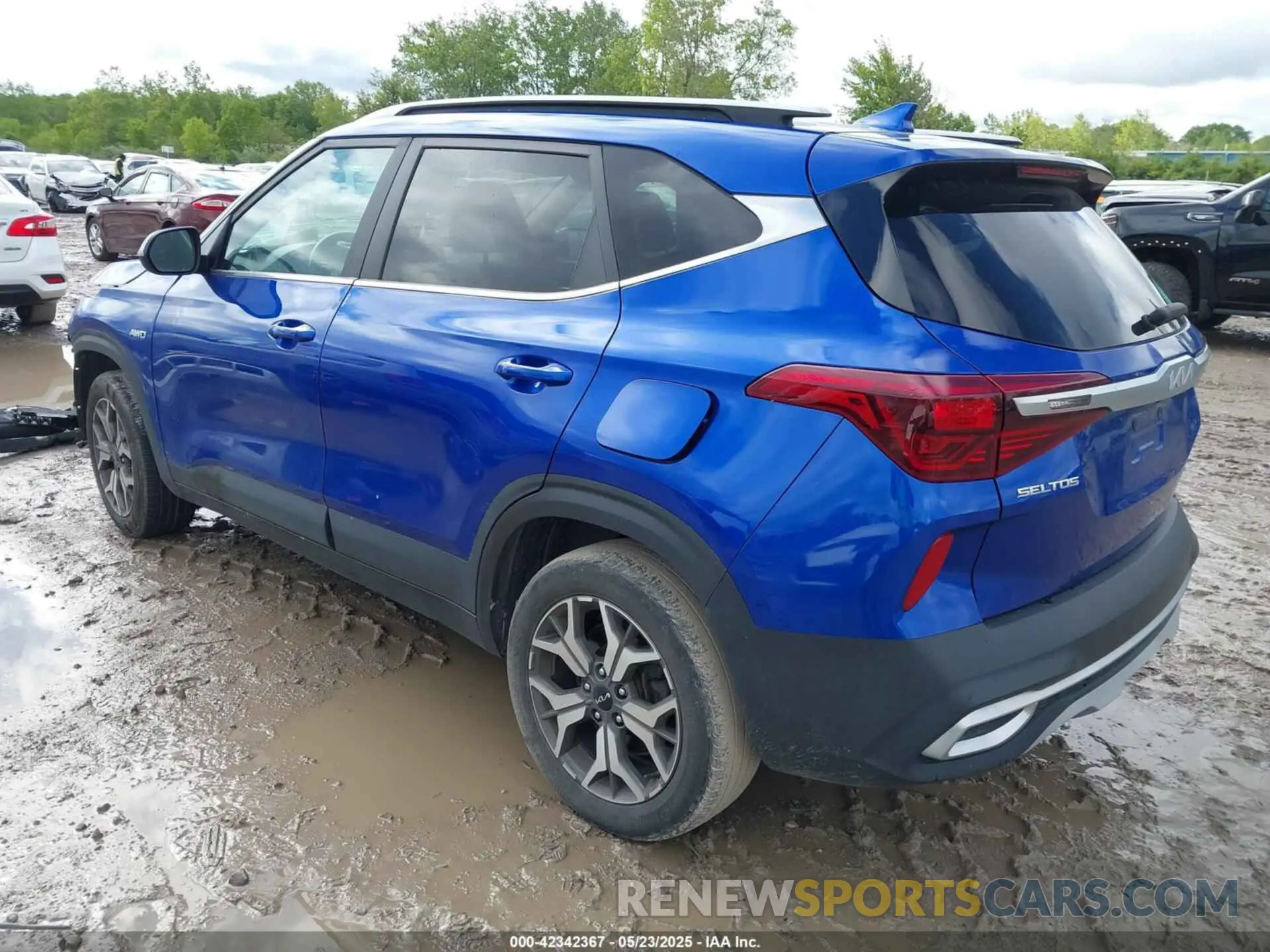 3 fotografías del automóvil dañado KNDERCAA5N7246531 KIA SELTOS 2022