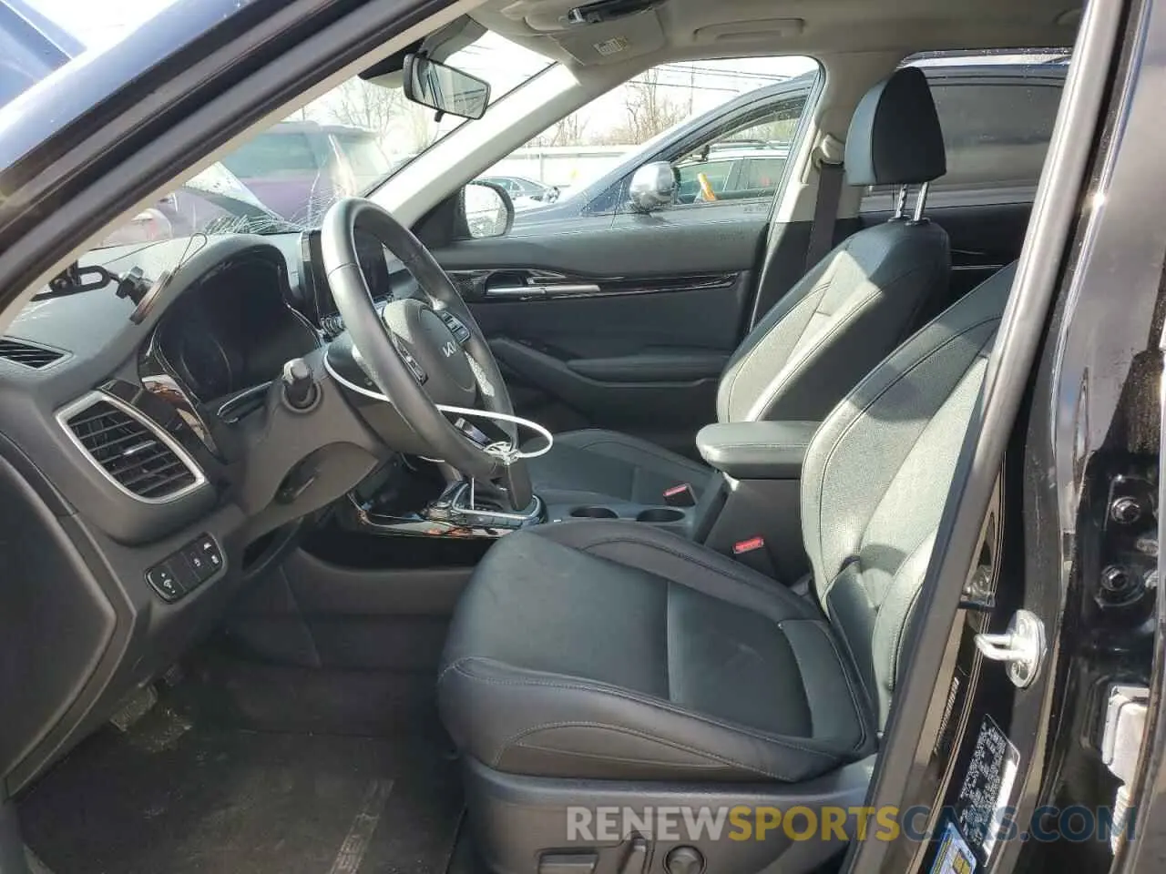 7 fotografías del automóvil dañado KNDERCAA5N7270733 KIA SELTOS 2022