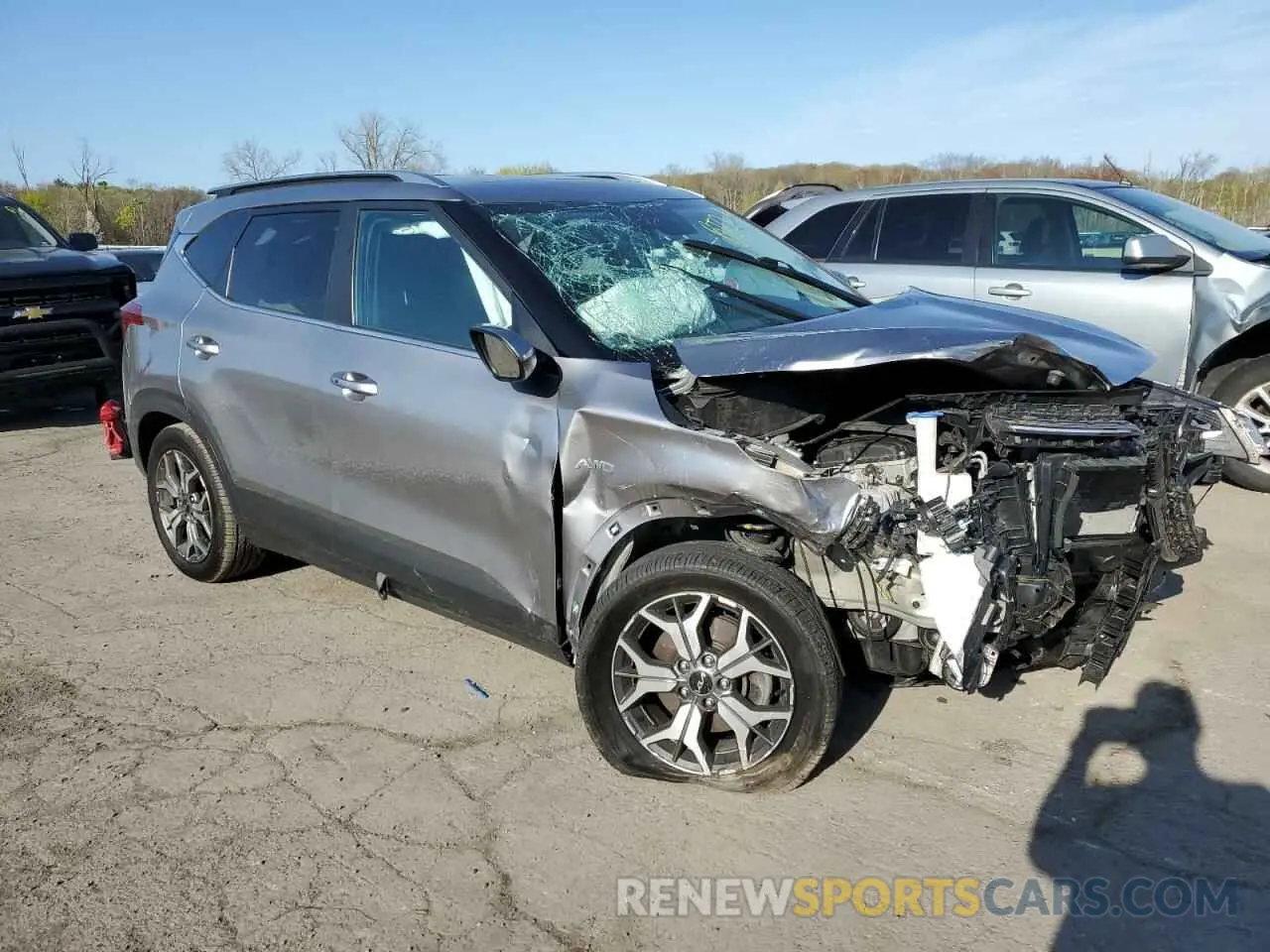 4 fotografías del automóvil dañado KNDERCAA6N7241368 KIA SELTOS 2022
