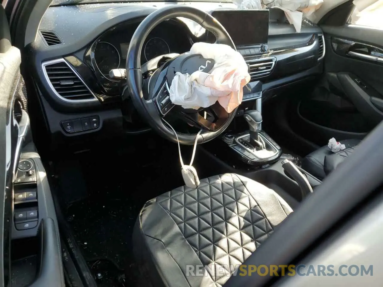 8 fotografías del automóvil dañado KNDERCAA6N7241368 KIA SELTOS 2022