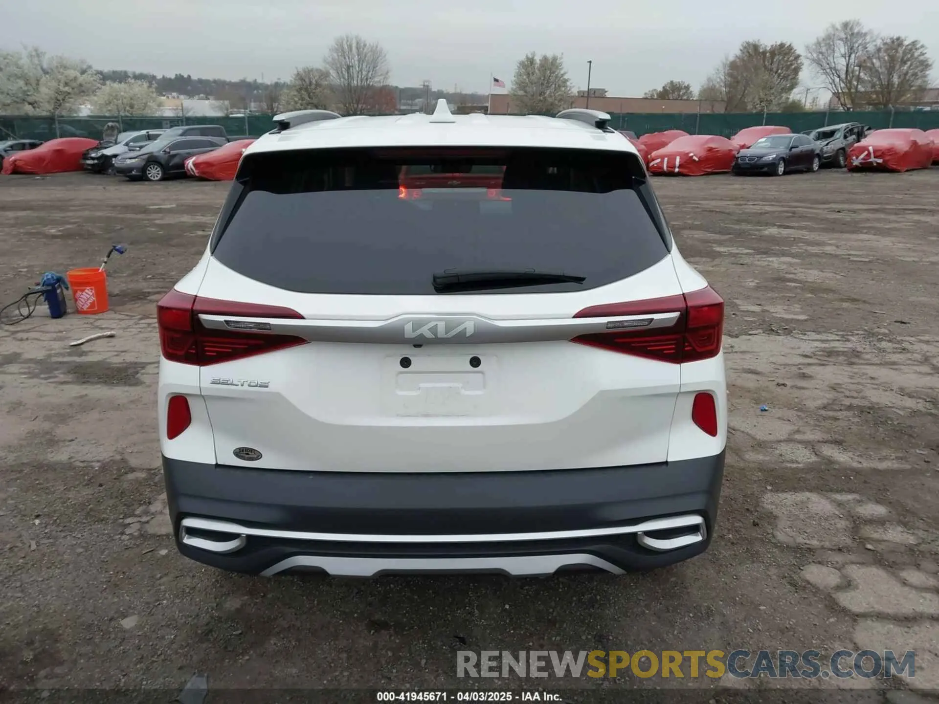 17 fotografías del automóvil dañado KNDERCAA6N7271678 KIA SELTOS 2022