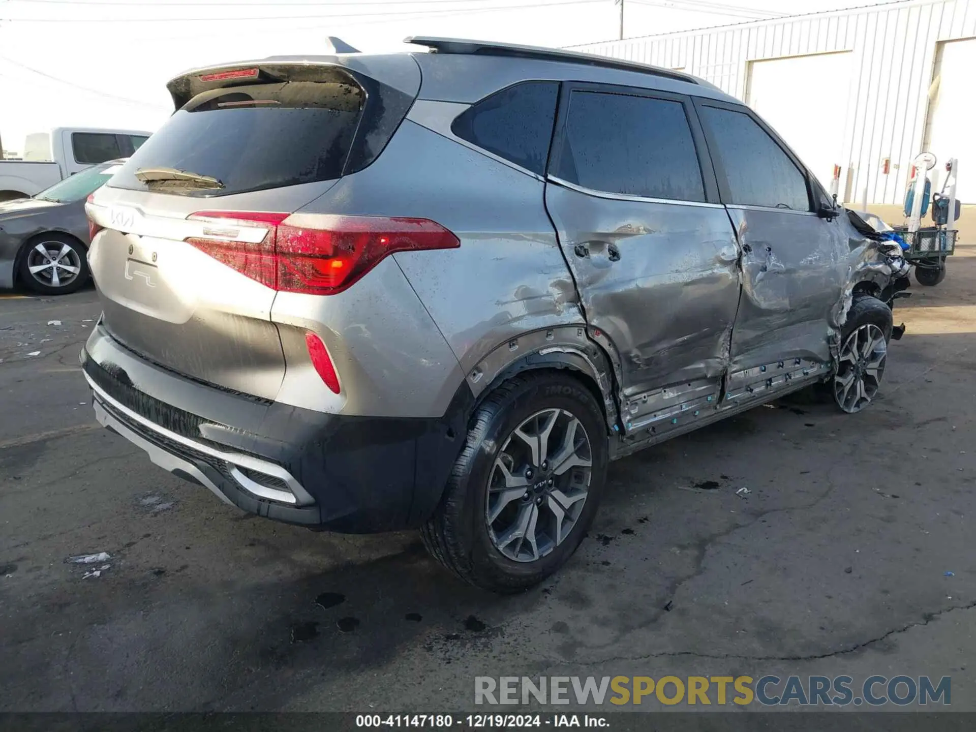4 fotografías del automóvil dañado KNDERCAA6N7273348 KIA SELTOS 2022