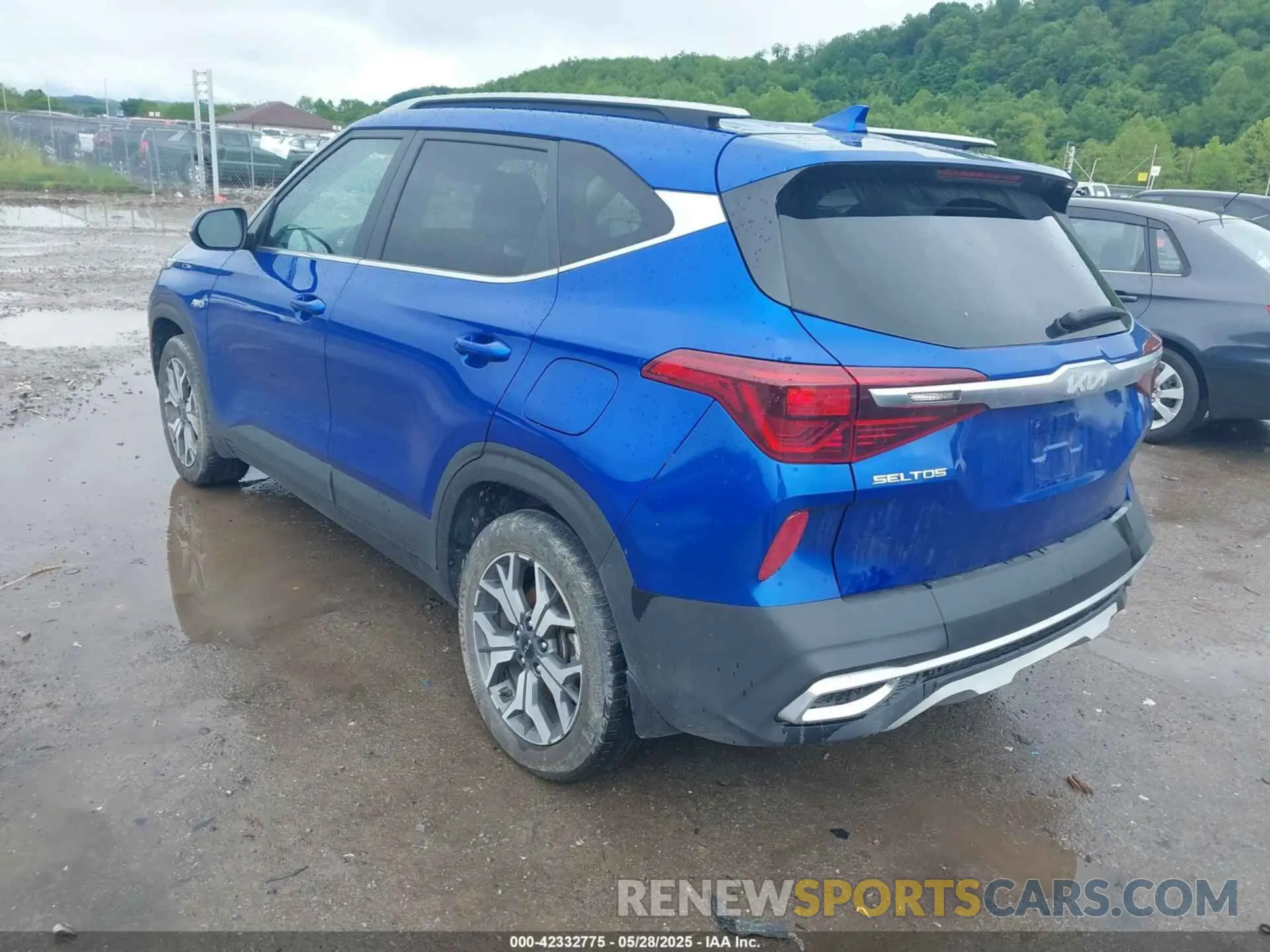 3 fotografías del automóvil dañado KNDERCAA8N7237970 KIA SELTOS 2022
