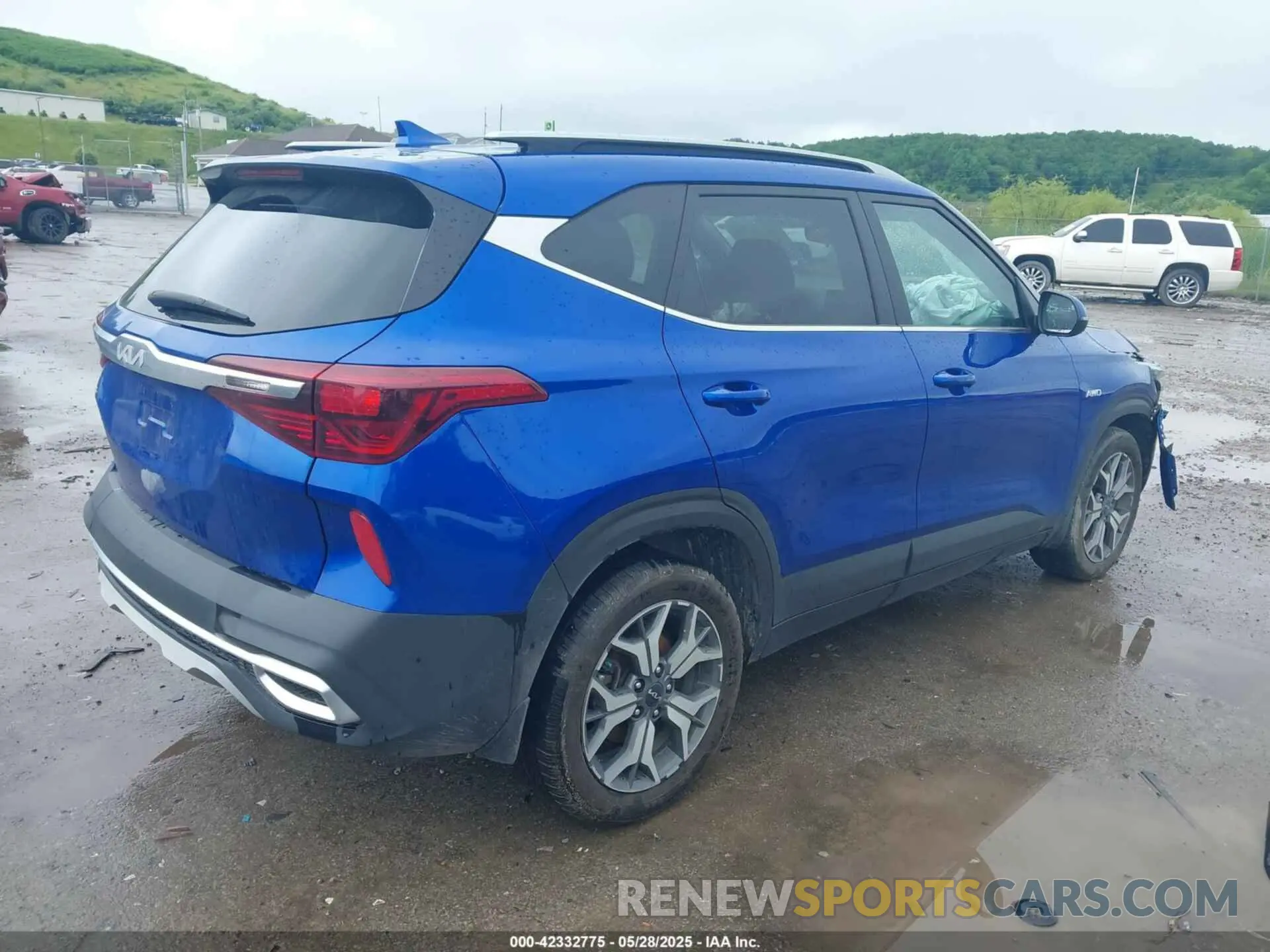 4 fotografías del automóvil dañado KNDERCAA8N7237970 KIA SELTOS 2022