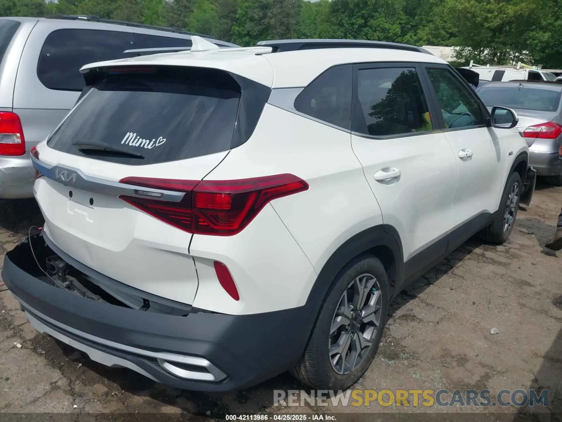 4 fotografías del automóvil dañado KNDERCAAXN7287172 KIA SELTOS 2022