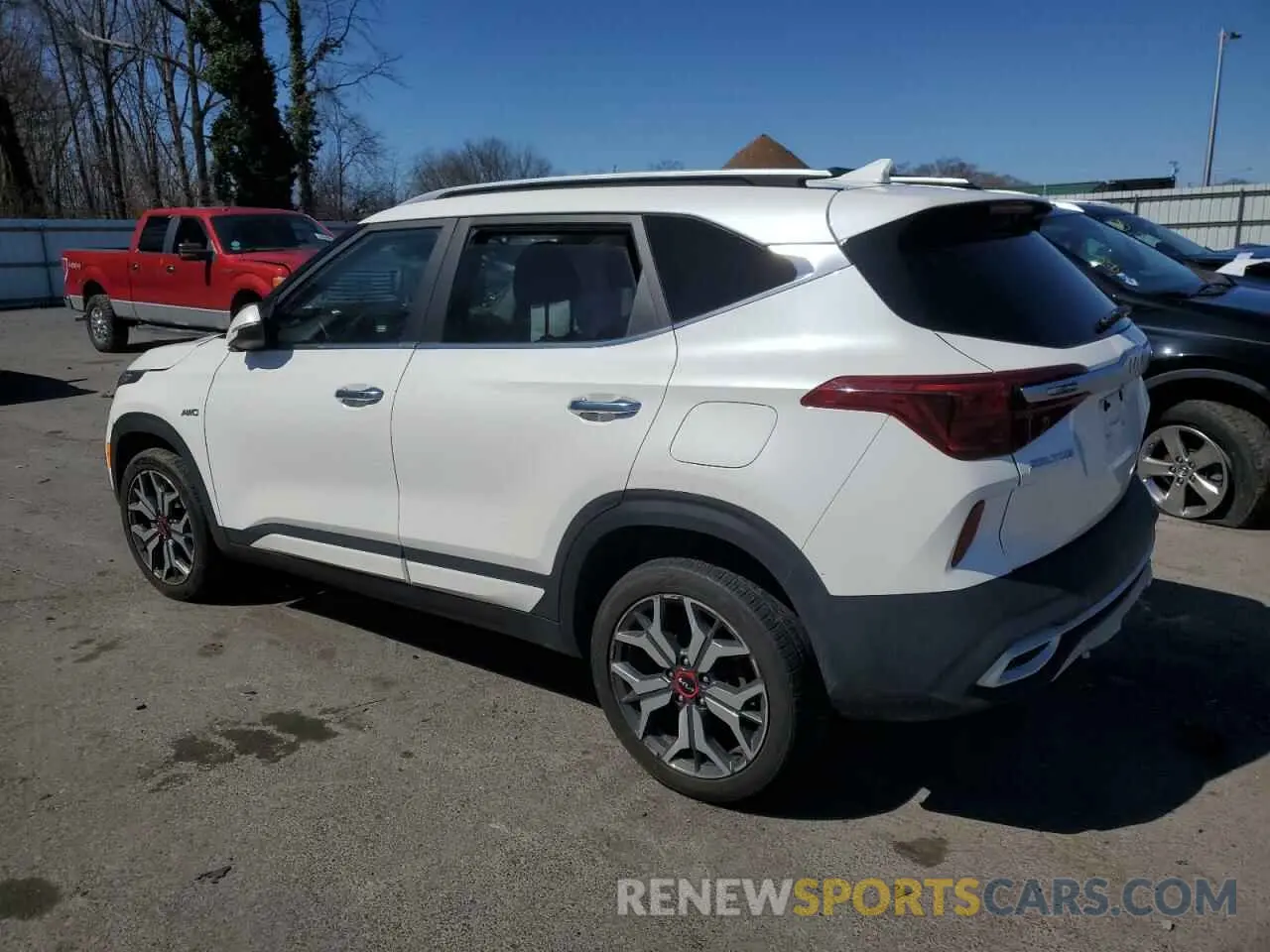 2 fotografías del automóvil dañado KNDETCA29N7241391 KIA SELTOS 2022