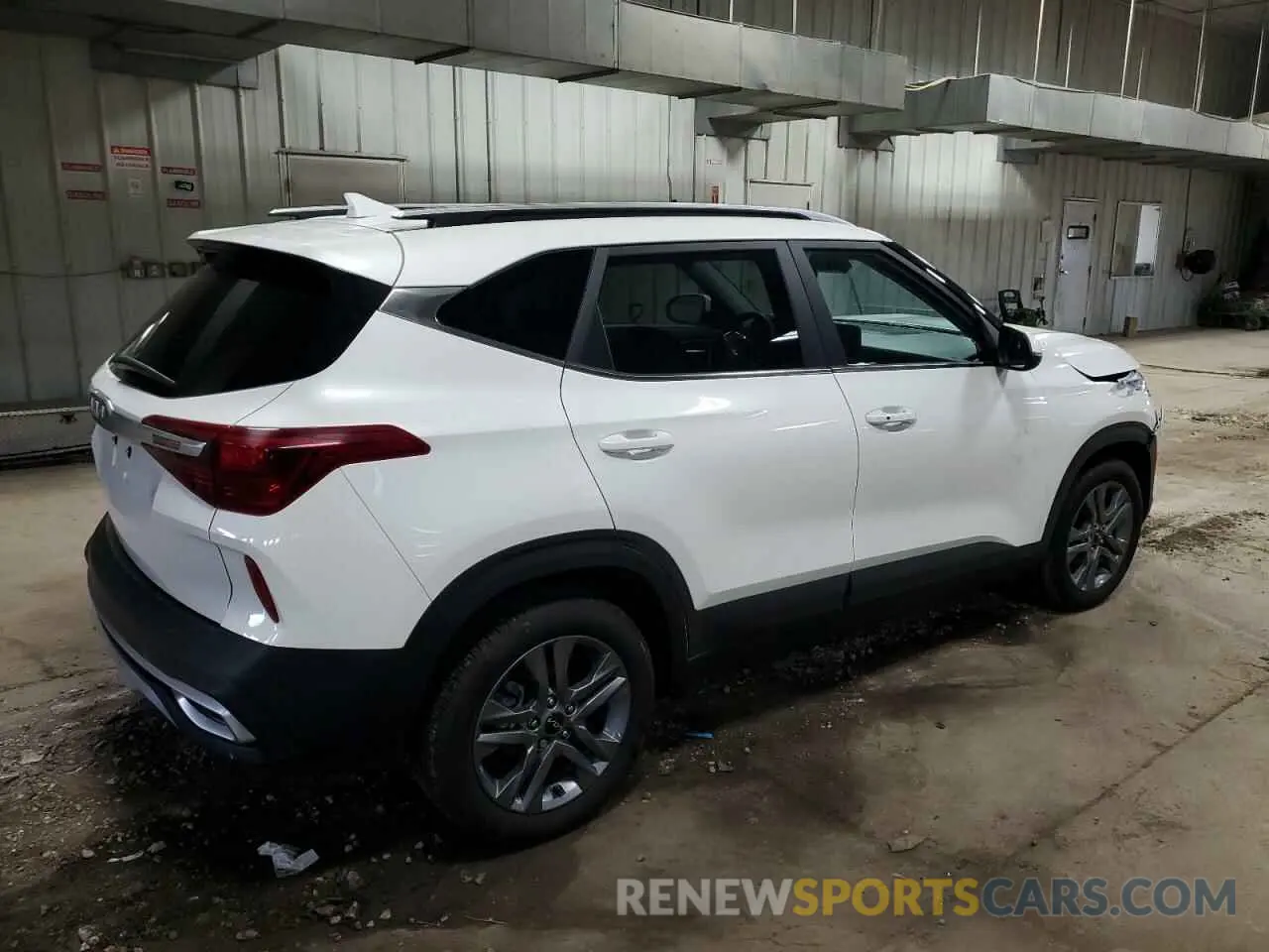 3 fotografías del automóvil dañado KNDEU2AA0N7306174 KIA SELTOS 2022