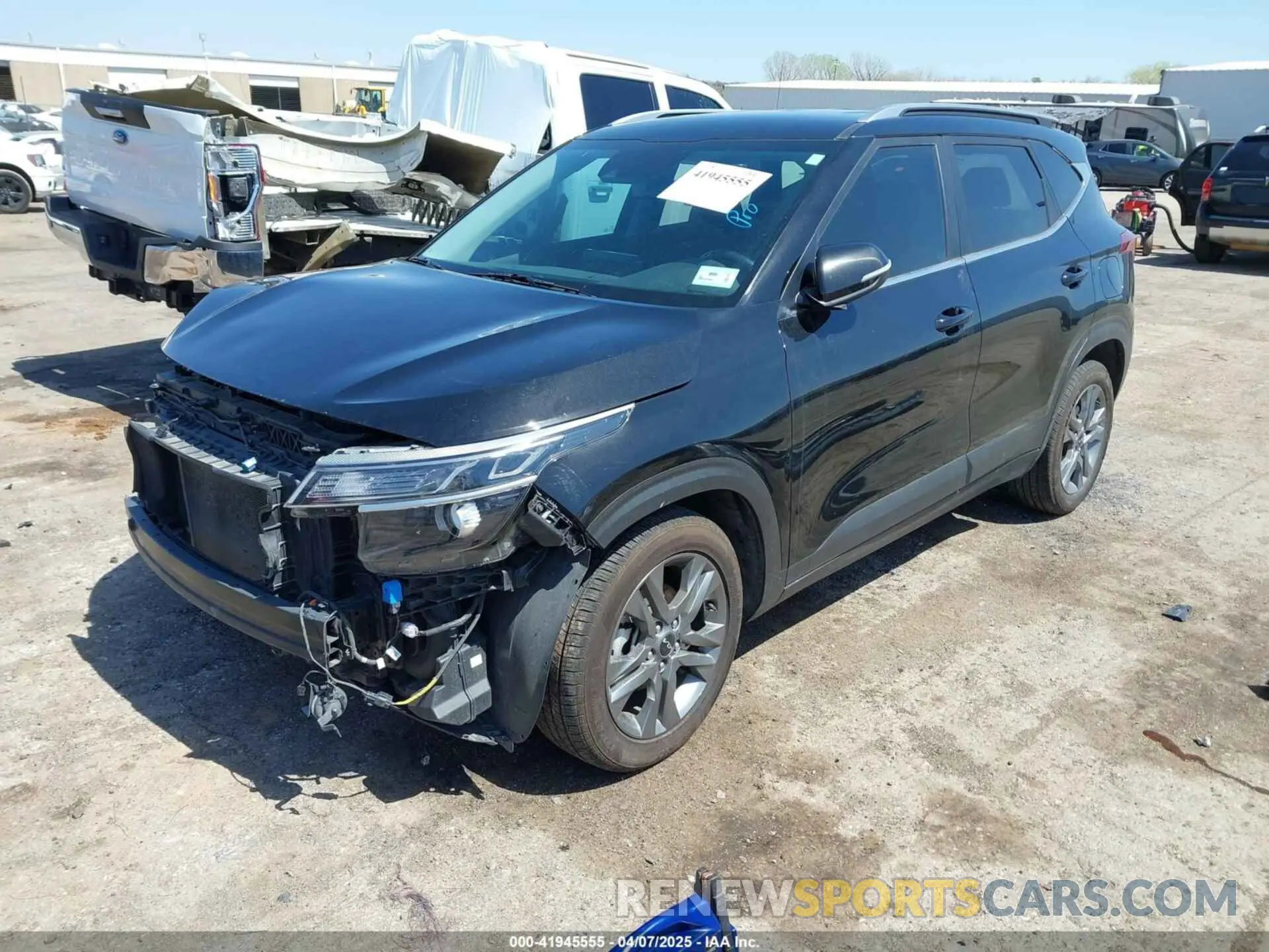 2 fotografías del automóvil dañado KNDEU2AA3N7284865 KIA SELTOS 2022