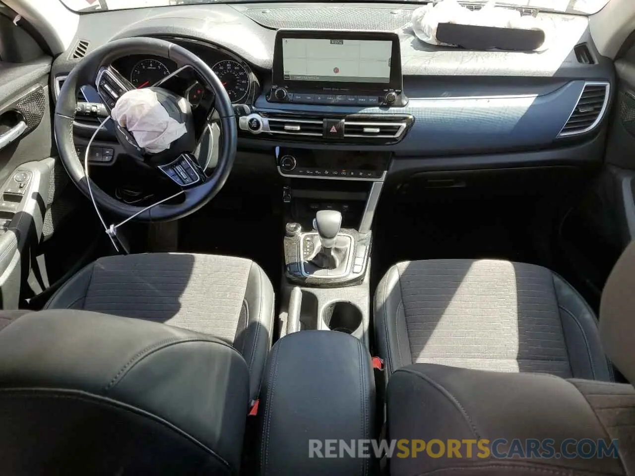 8 fotografías del automóvil dañado KNDEU2AA4N7260056 KIA SELTOS 2022