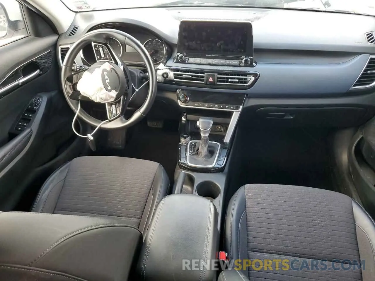 8 fotografías del automóvil dañado KNDEU2AA4N7271770 KIA SELTOS 2022