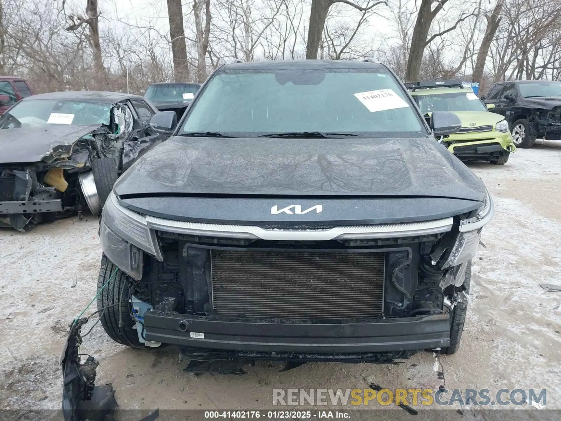 13 fotografías del automóvil dañado KNDEU2AA6N7306535 KIA SELTOS 2022
