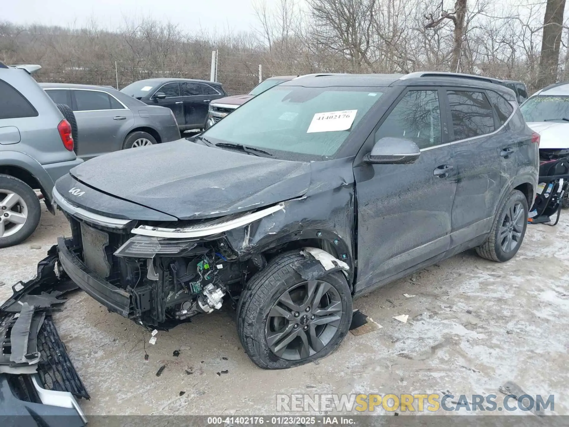 2 fotografías del automóvil dañado KNDEU2AA6N7306535 KIA SELTOS 2022