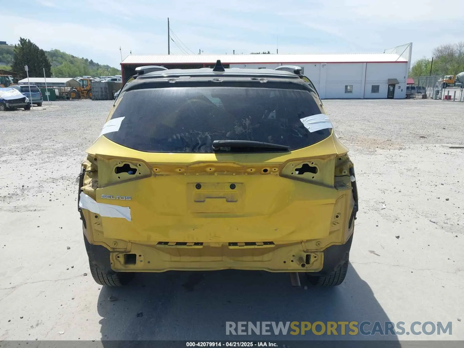 16 fotografías del automóvil dañado KNDEU2AA9N7246153 KIA SELTOS 2022