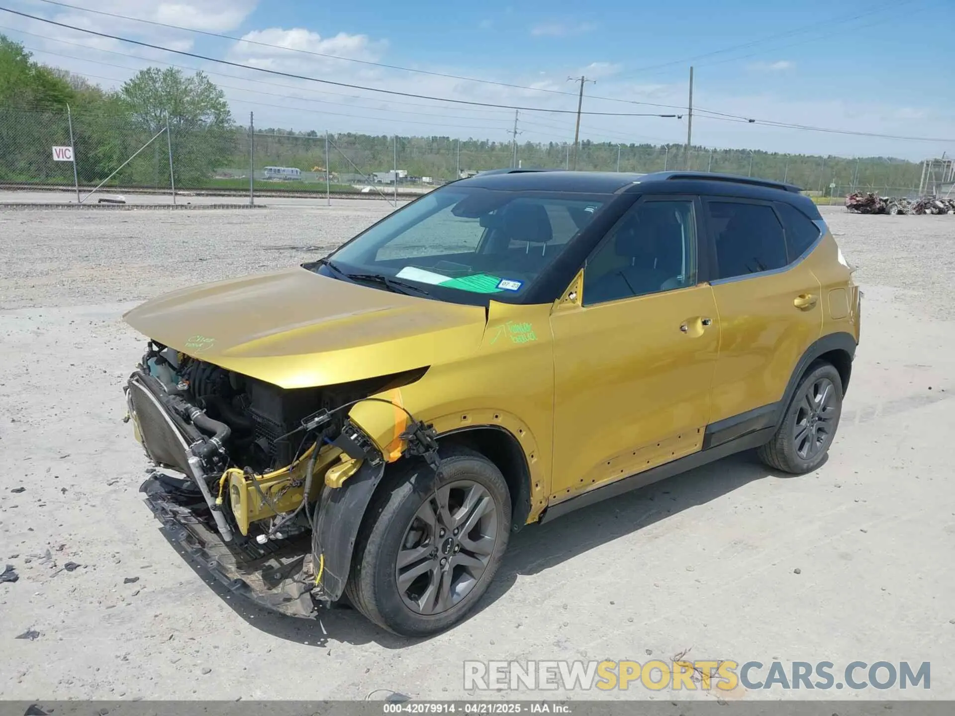 2 fotografías del automóvil dañado KNDEU2AA9N7246153 KIA SELTOS 2022