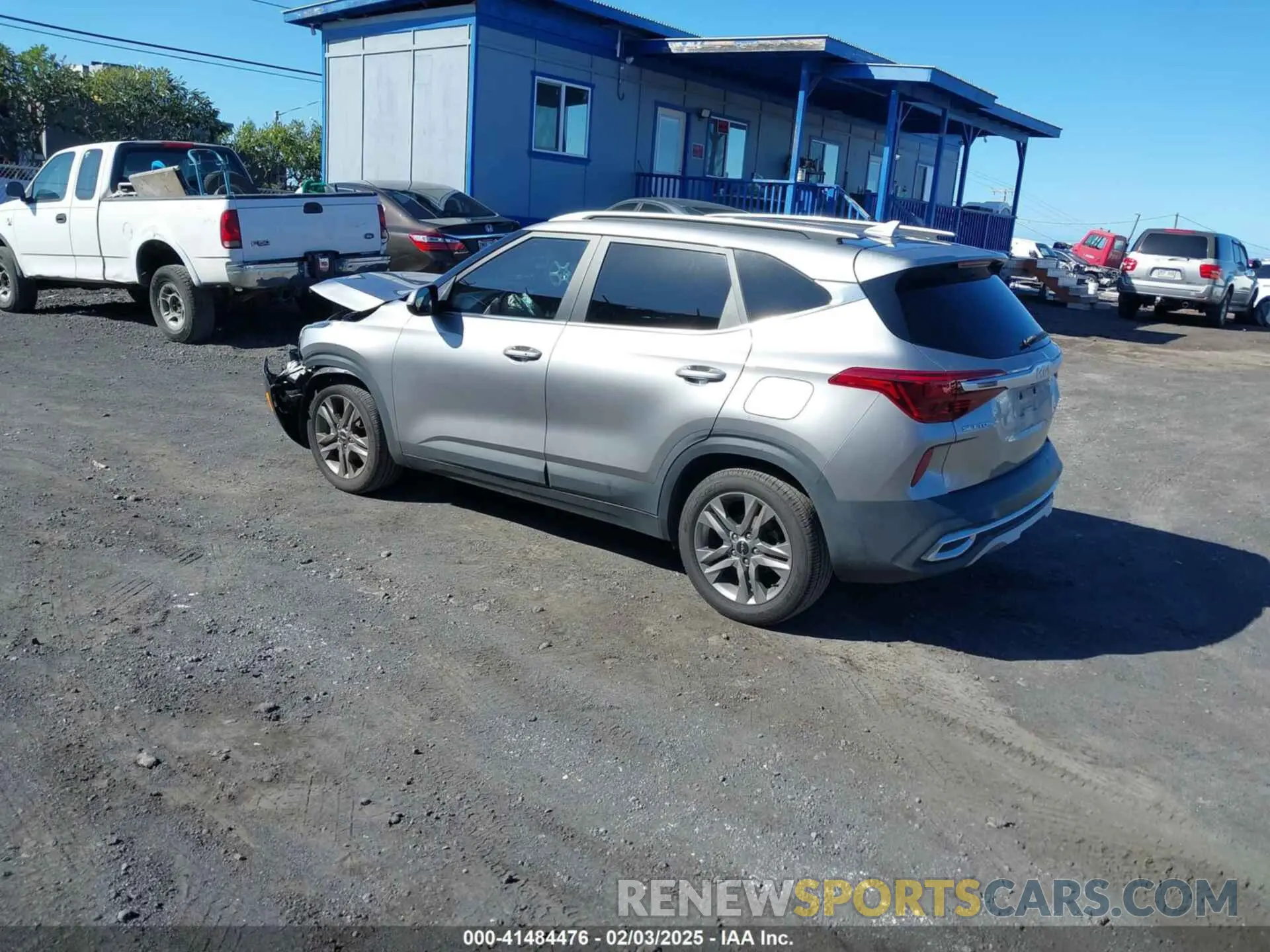 3 fotografías del automóvil dañado KNDEU2AA9N7269187 KIA SELTOS 2022
