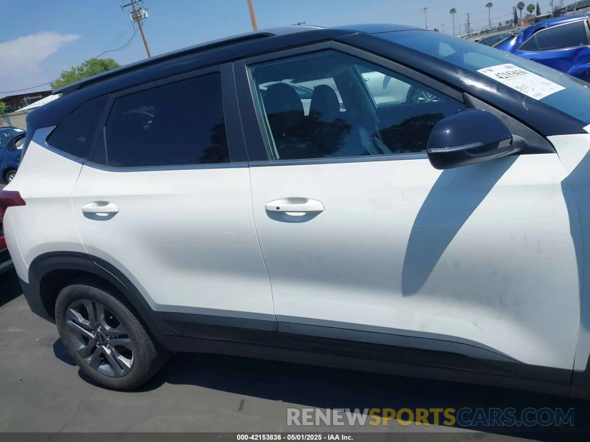14 fotografías del automóvil dañado KNDEU2AA9N7293070 KIA SELTOS 2022