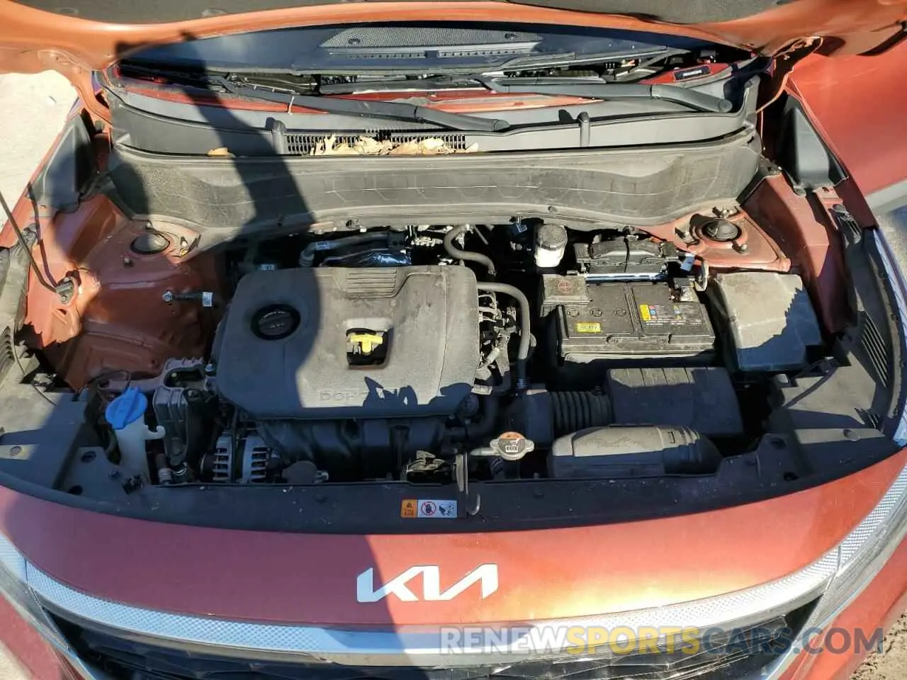 12 fotografías del automóvil dañado KNDEU2AAXN7286483 KIA SELTOS 2022