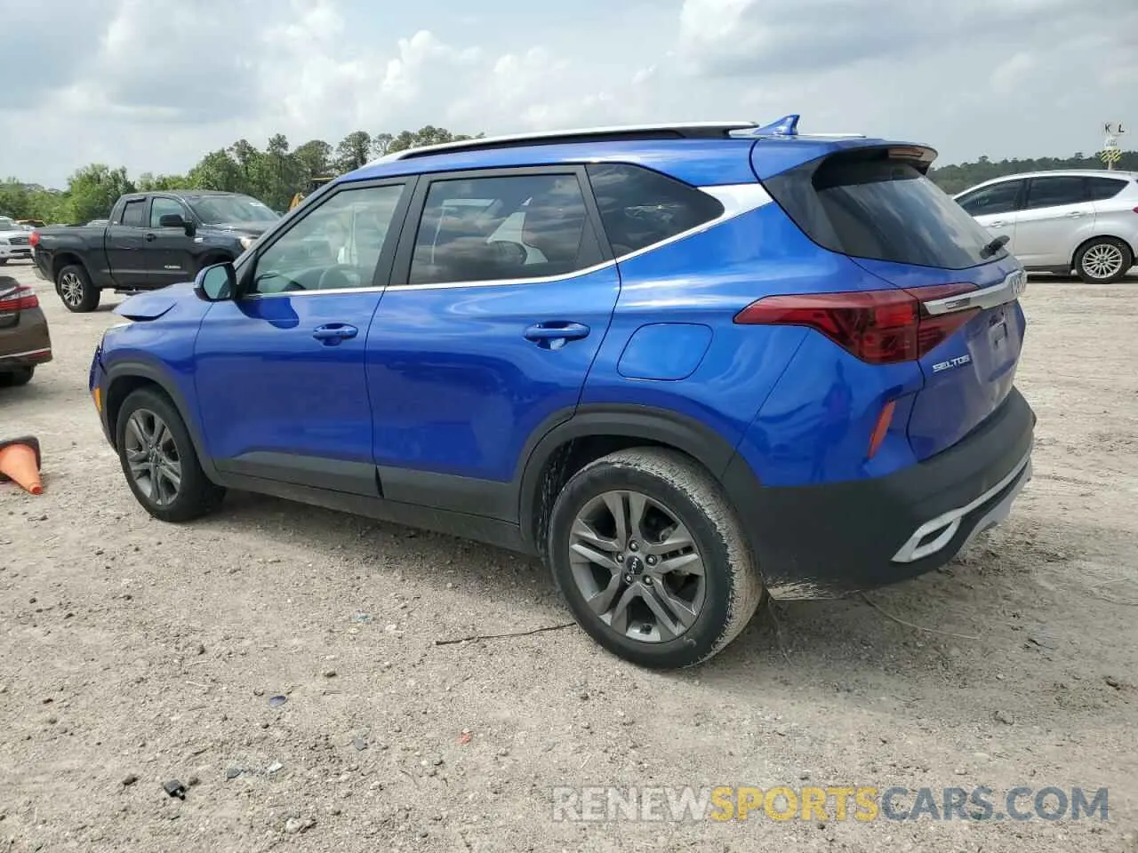 2 fotografías del automóvil dañado KNDEU2AAXN7339974 KIA SELTOS 2022