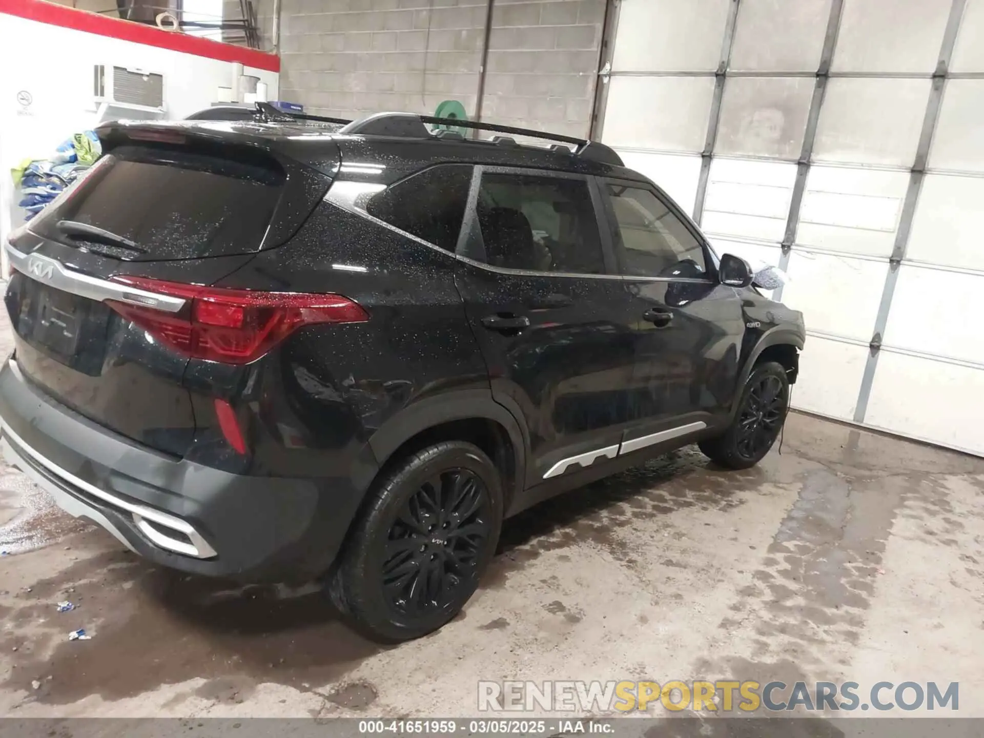 4 fotografías del automóvil dañado KNDEUCA21N7319417 KIA SELTOS 2022