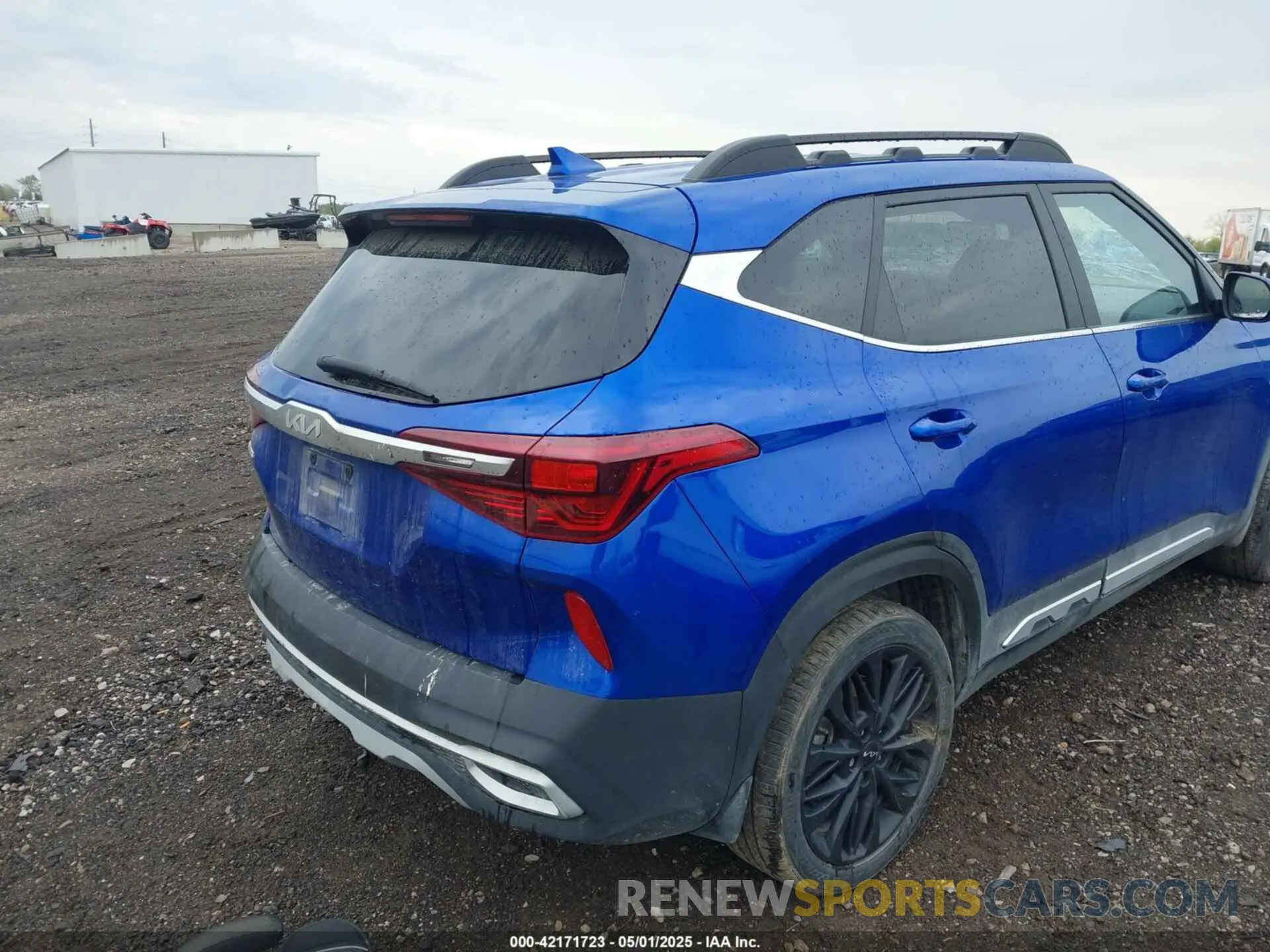 4 fotografías del automóvil dañado KNDEUCA22N7245165 KIA SELTOS 2022