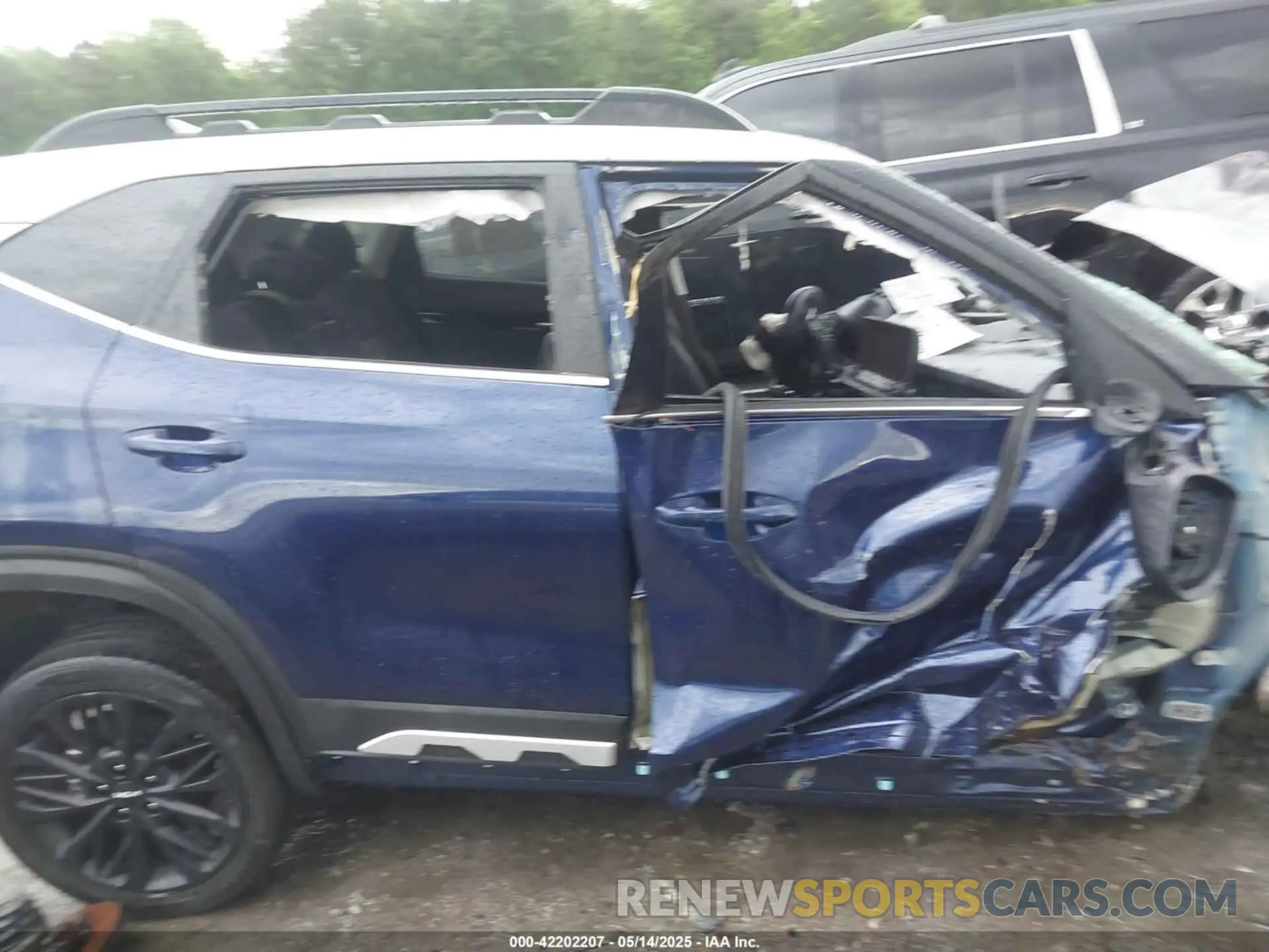 12 fotografías del automóvil dañado KNDEUCA24N7241036 KIA SELTOS 2022