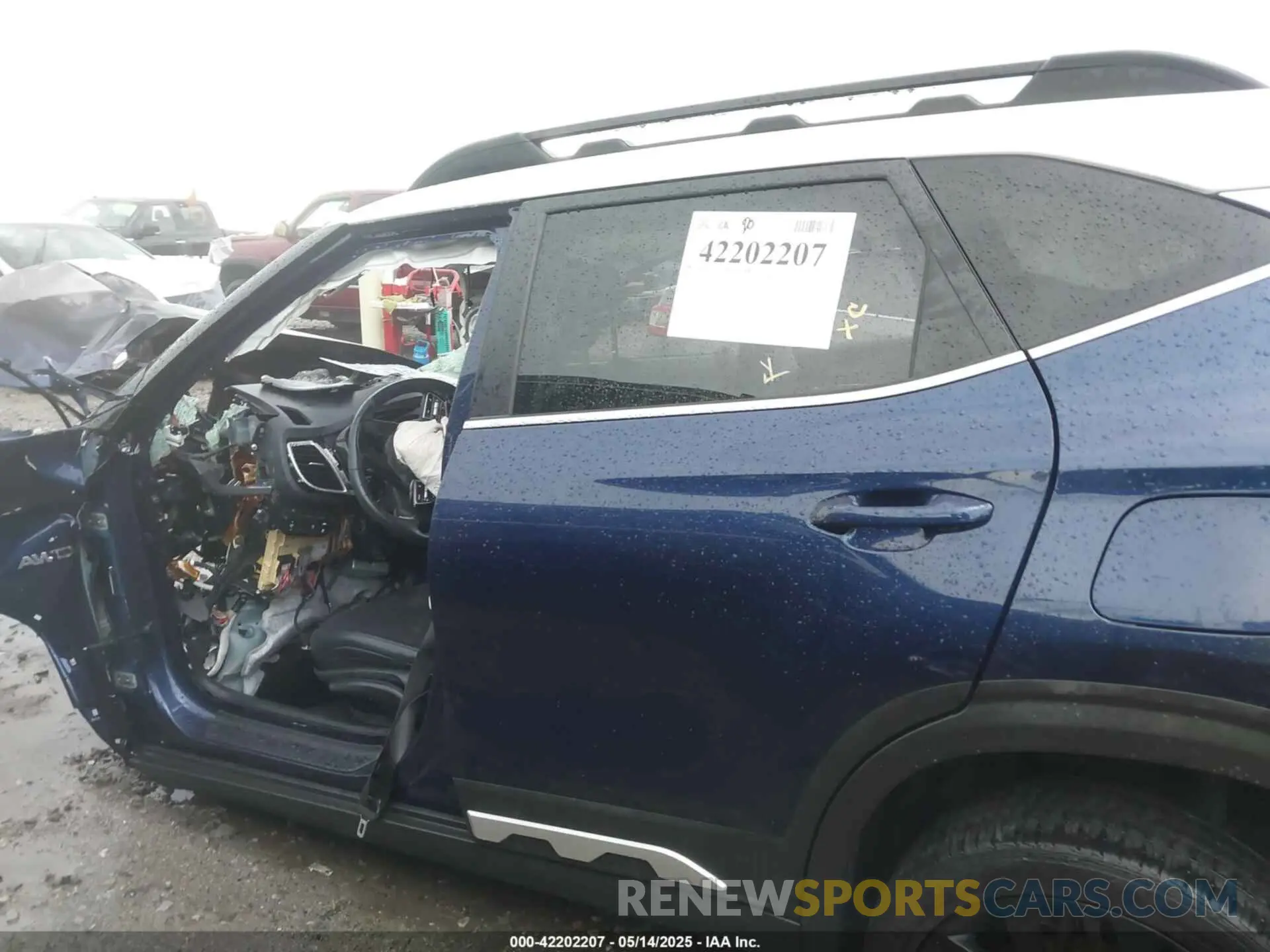 13 fotografías del automóvil dañado KNDEUCA24N7241036 KIA SELTOS 2022